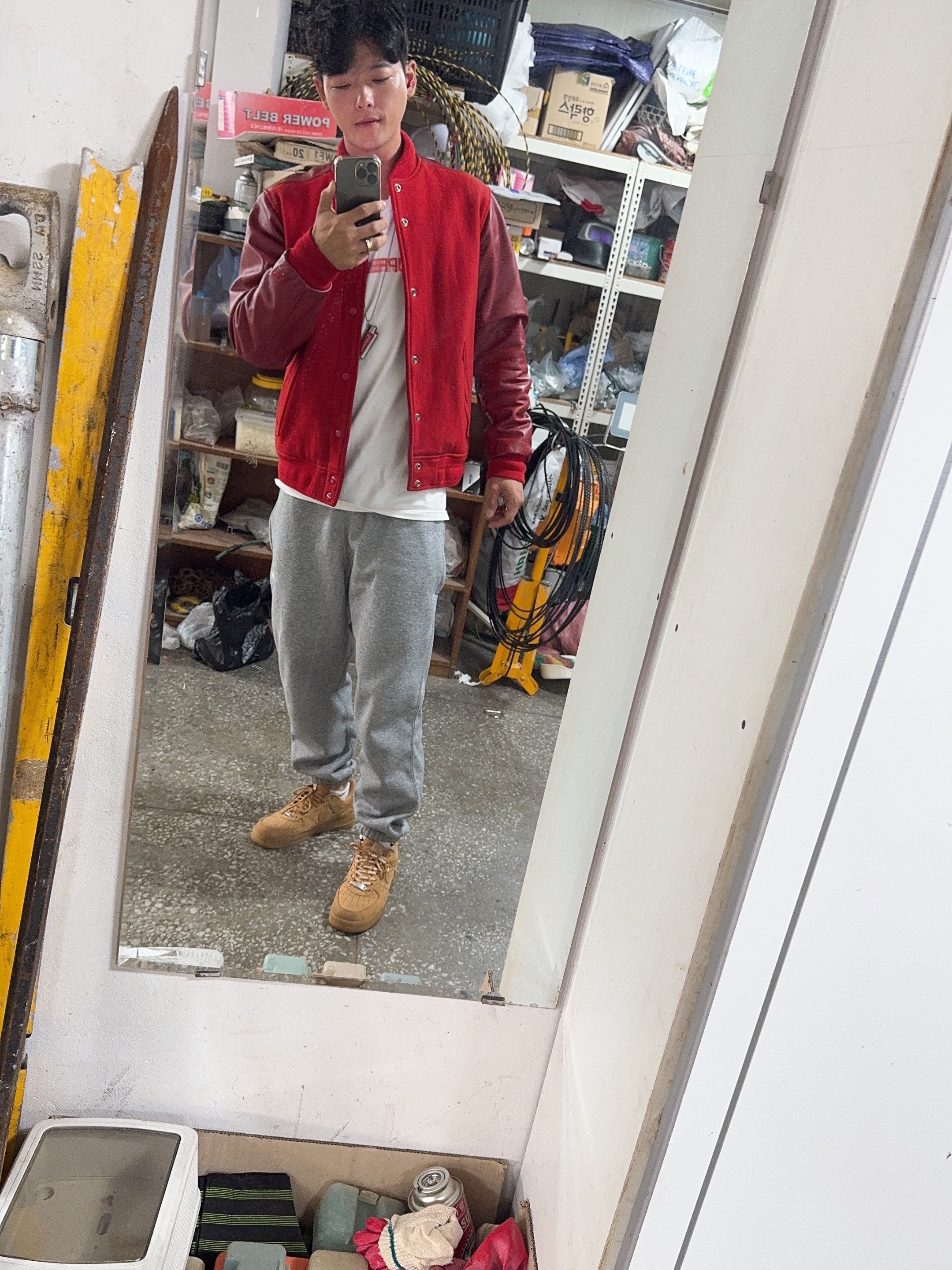 Supreme Motion Logo T-Shirt White - 20SS, Nike NRG Solo Swoosh Fleece Pants Dark Grey Heather - Asia 착용 스타일 - 3