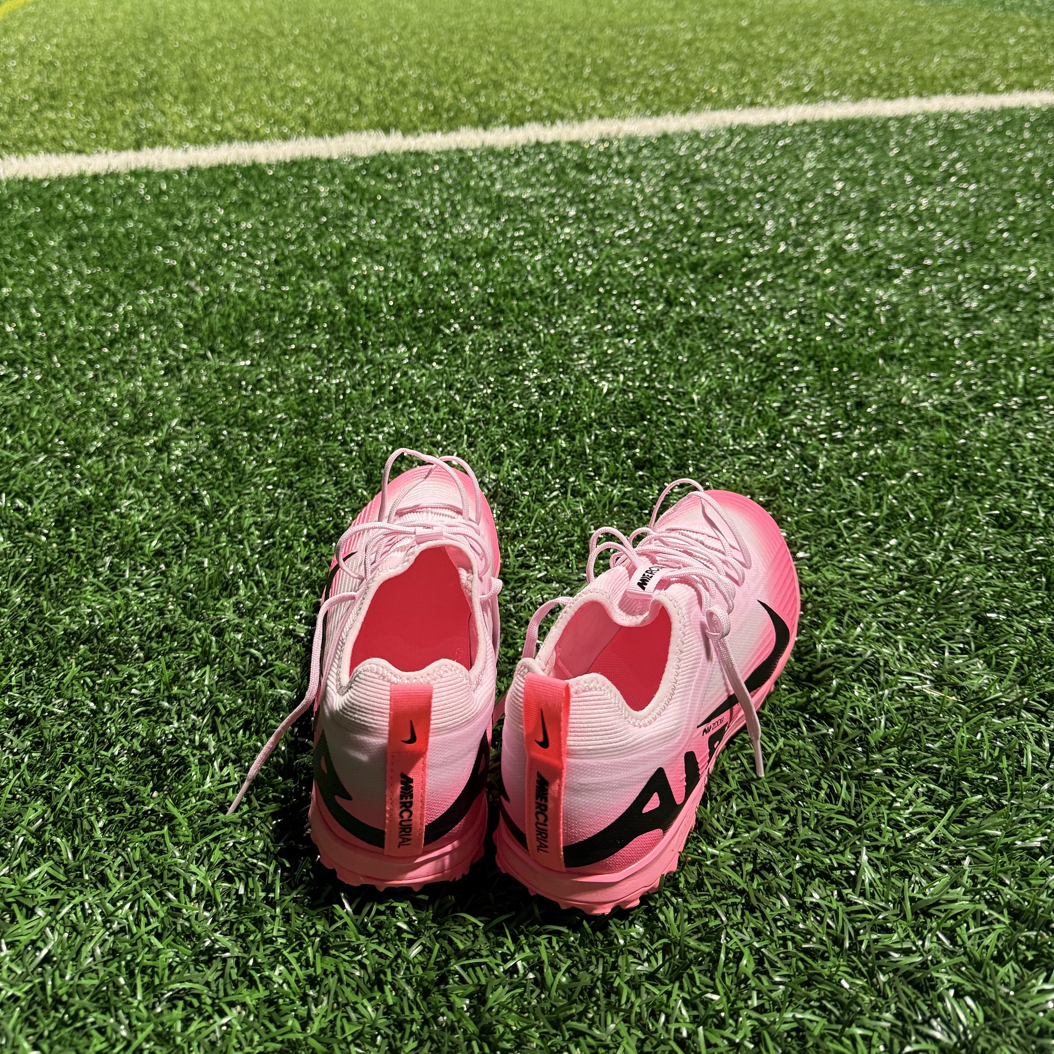 Nike Zoom Mercurial Vapor 15 Pro TF Pink Foam Black 착용 스타일