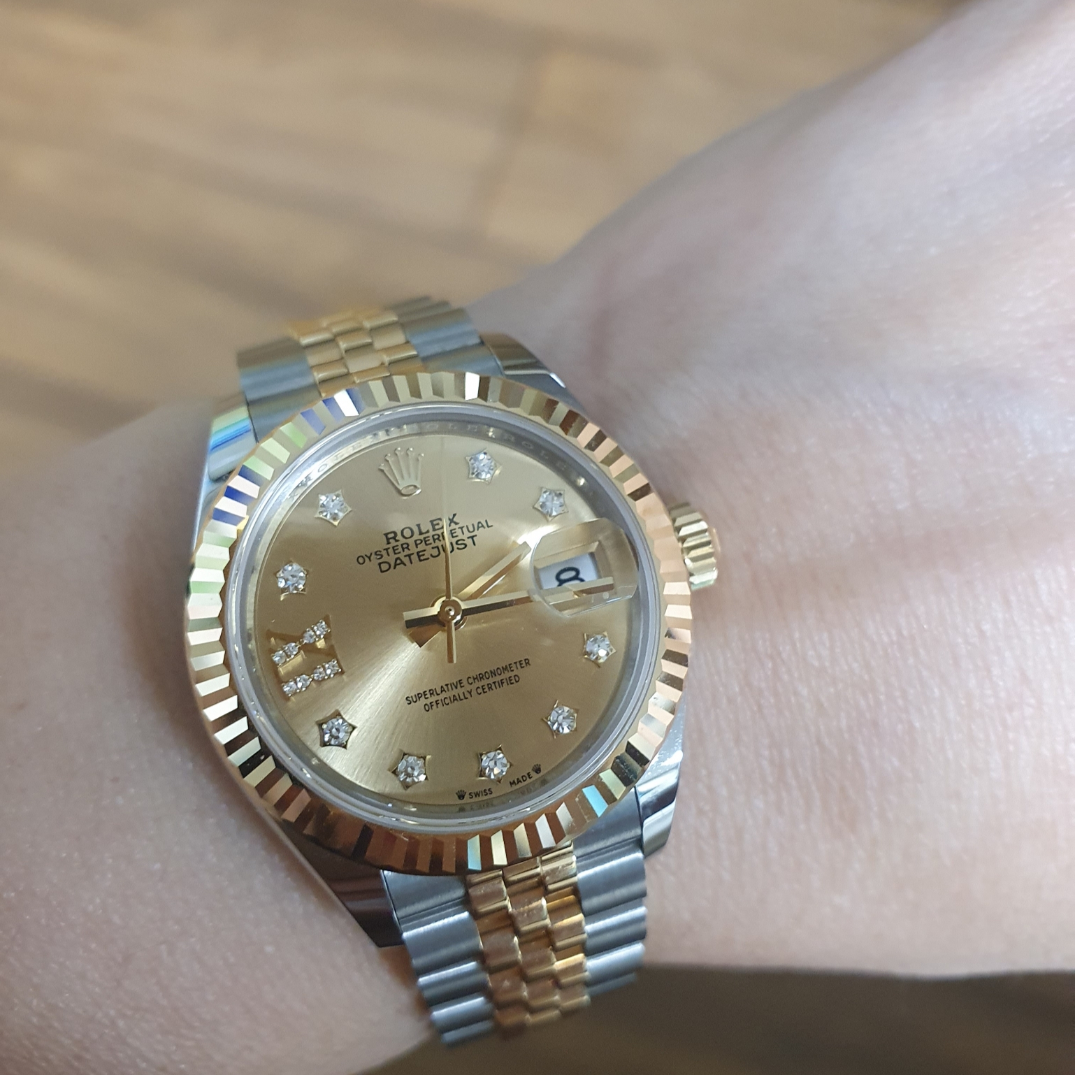 Rolex Lady-Datejust 28mm 279173 Champagne Diamond-Set Jubilee 착용 스타일