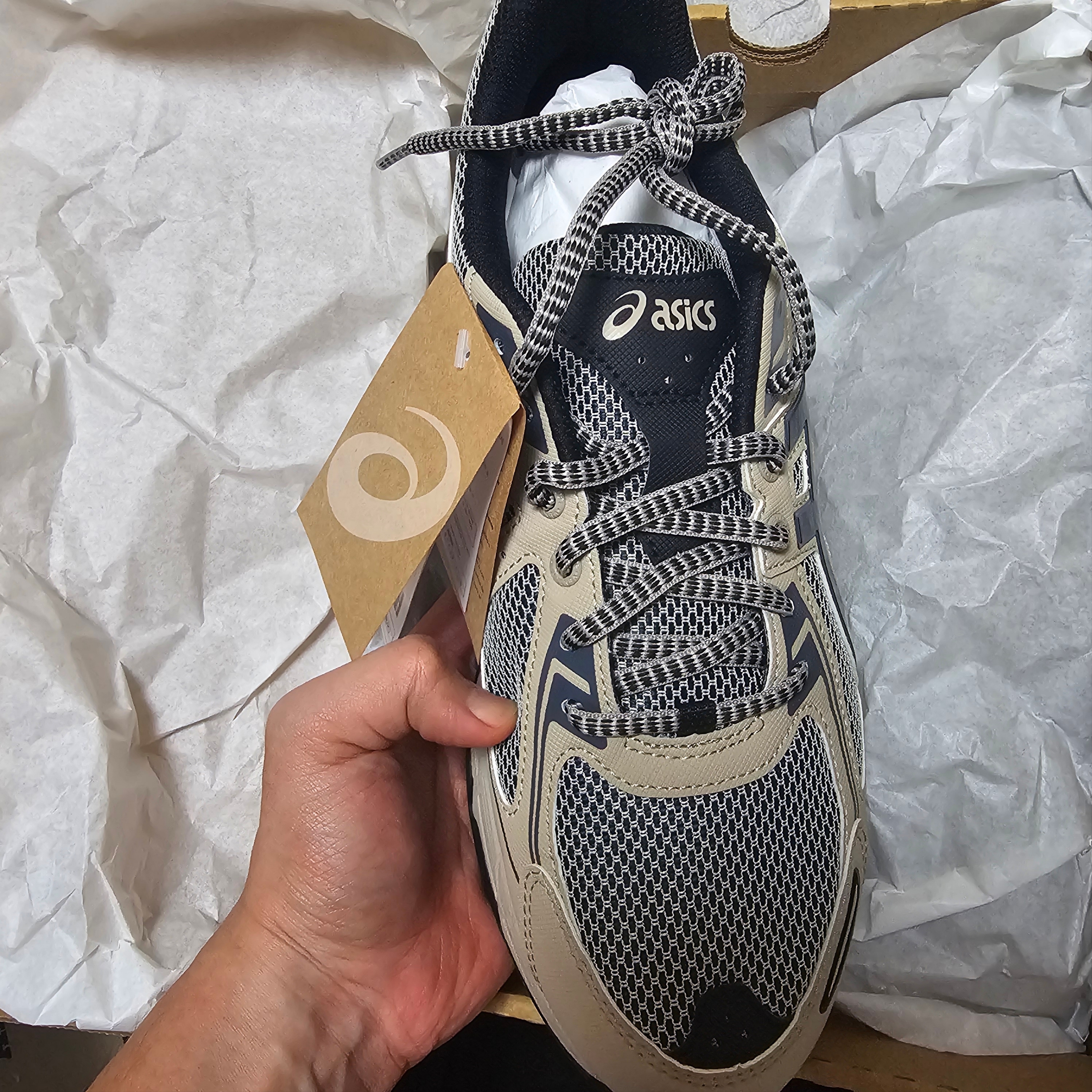 Asics Gel-Venture 6 Feather Grey Black 착용 스타일