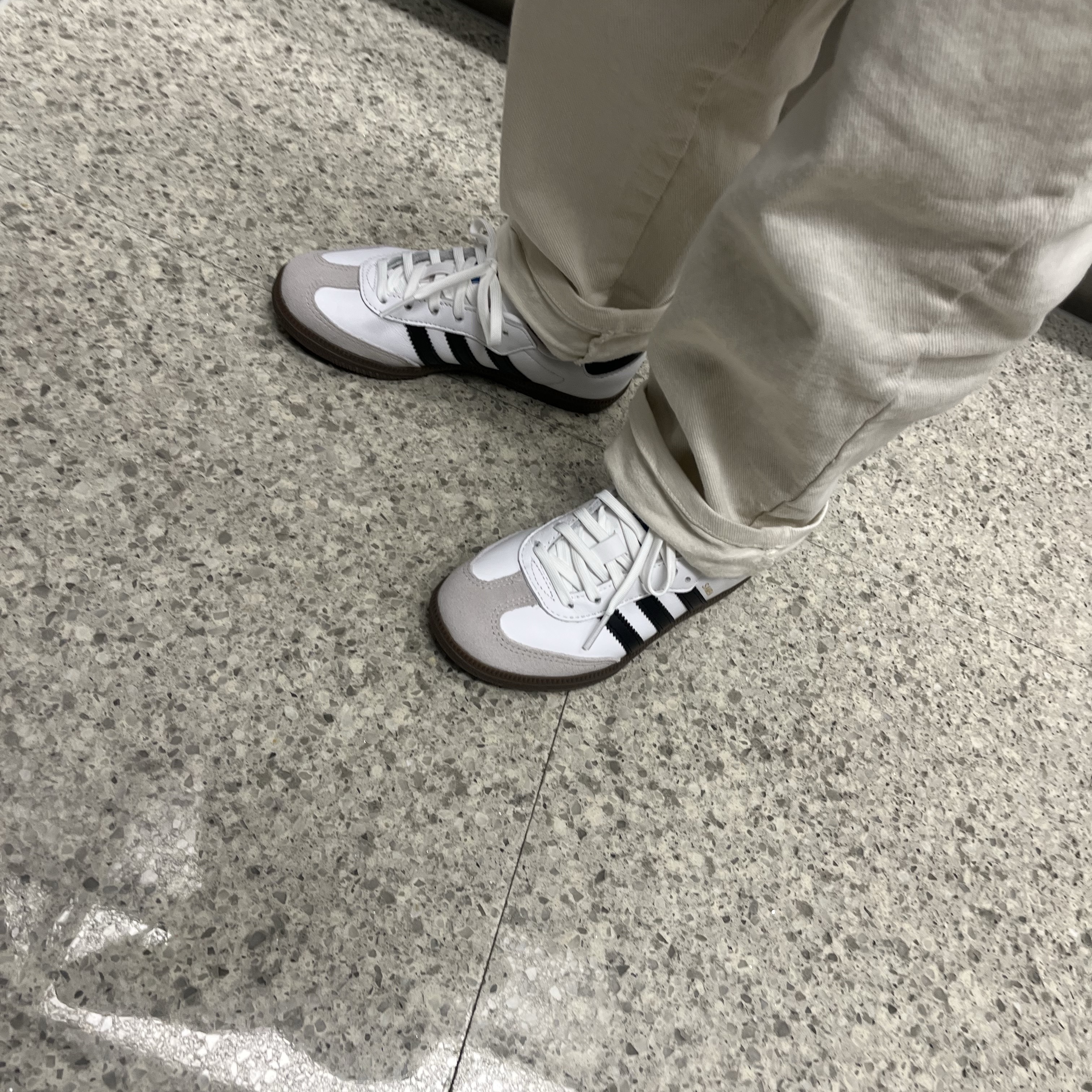 (C) Adidas Samba OG Cloud White Core Black 착용 스타일