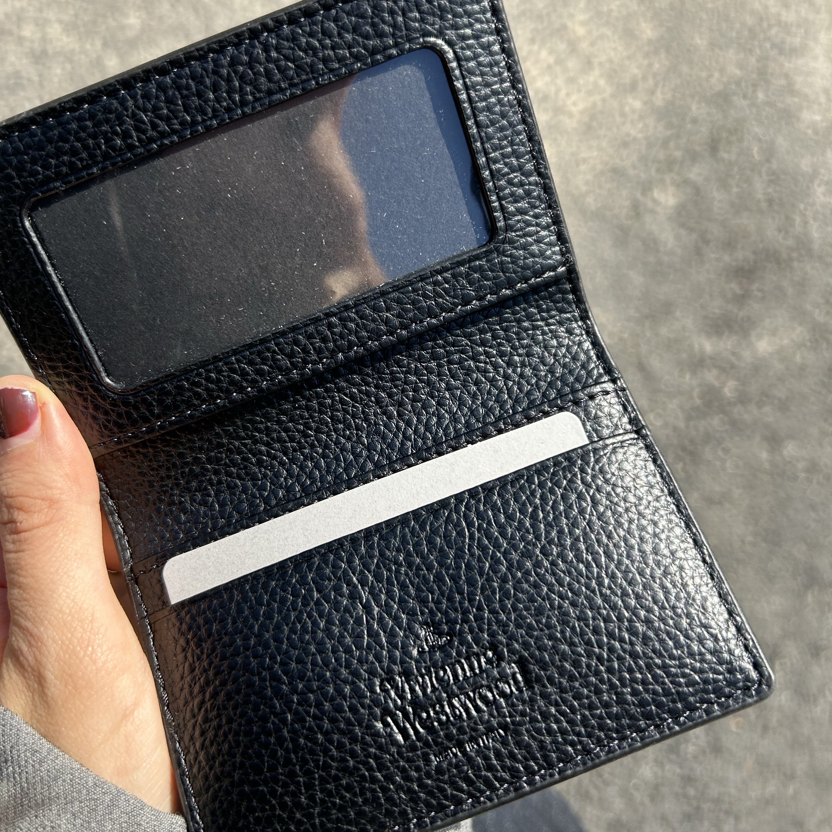 Vivienne Westwood Synthetic Card Holder Black 착용 스타일 - 2