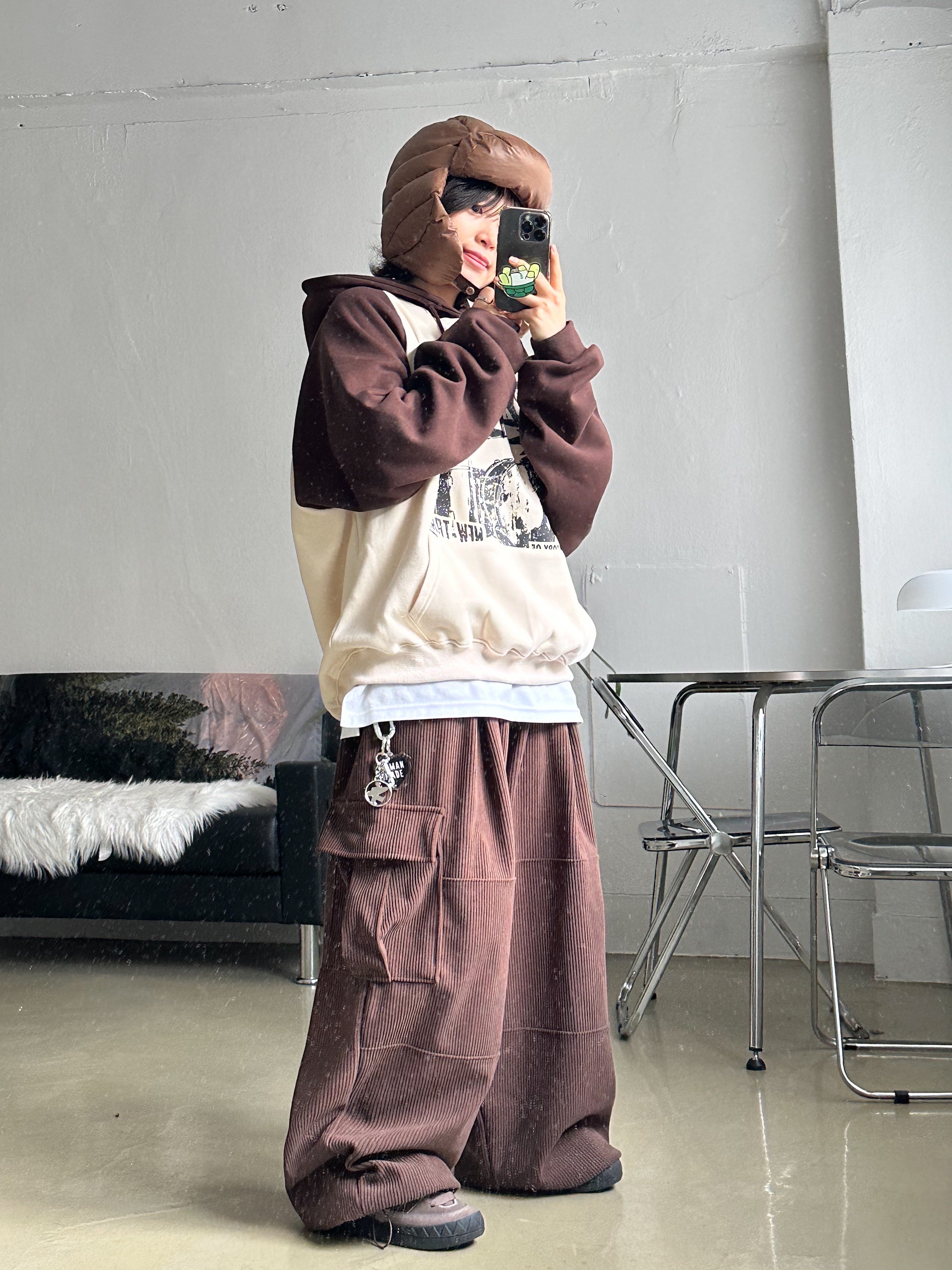 (W) Adidas Adimatic Earth Strata Dark Brown, Human Made Heart Keyring Black 착용 스타일 - 8