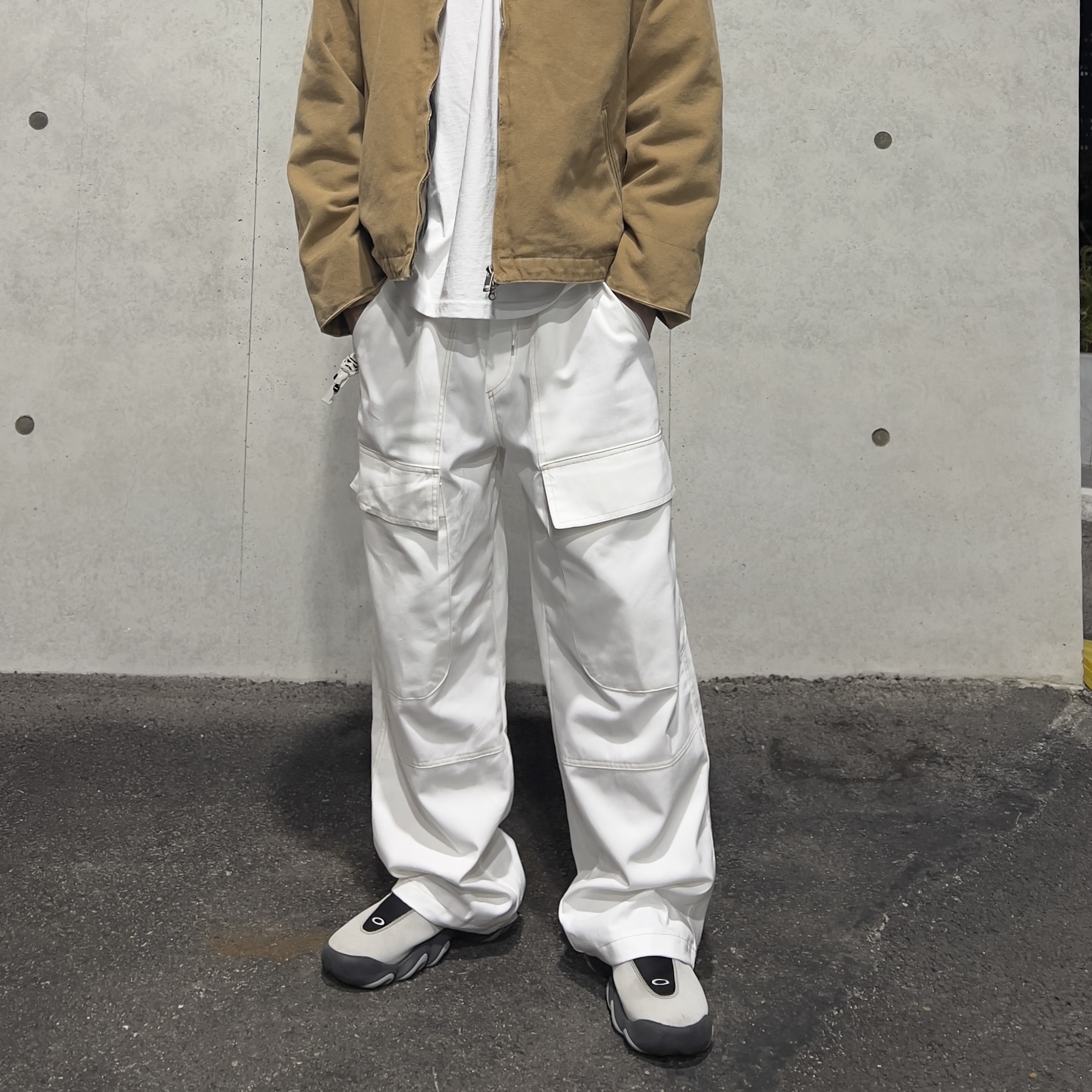 Oakley Factory Team x Brain Dead Flesh White Birch 착용 스타일 - 6