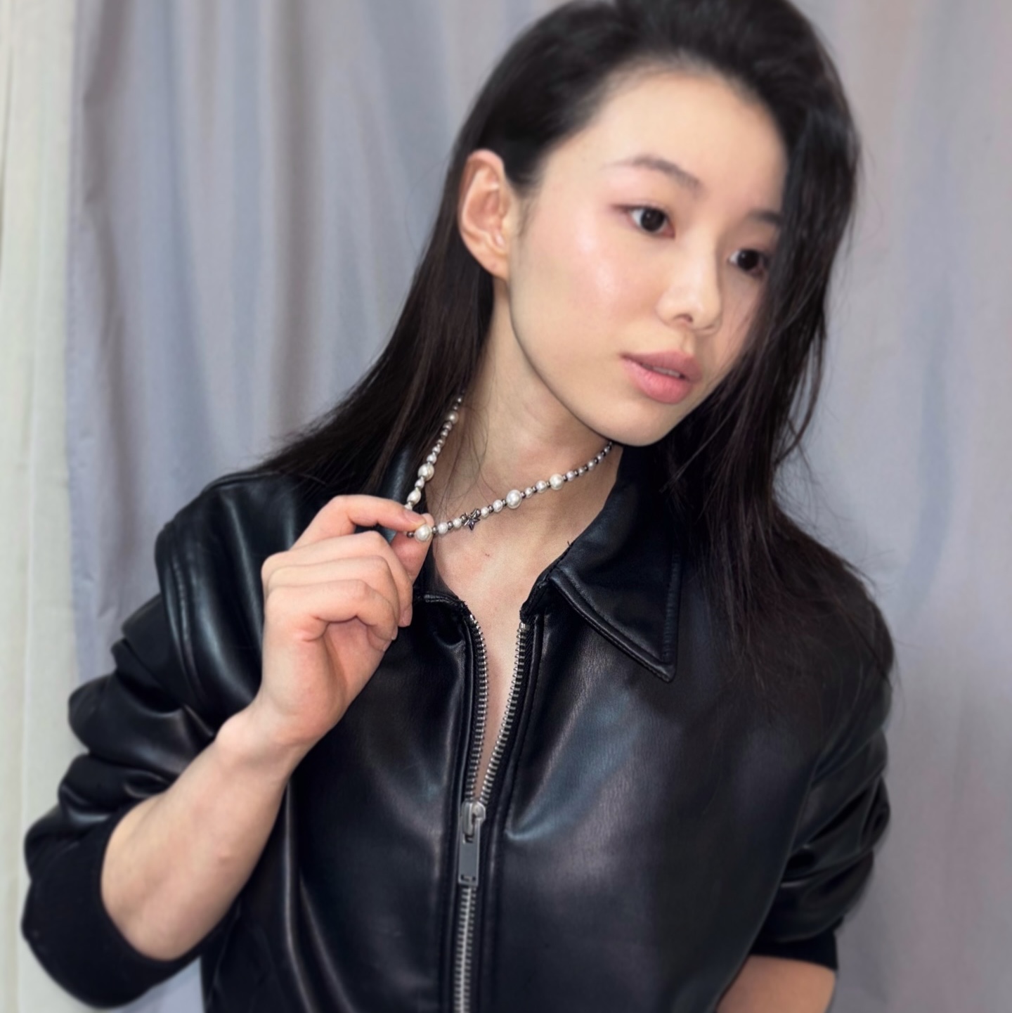 Scudo White Pearl Sea Star Necklace 착용 스타일 - 1