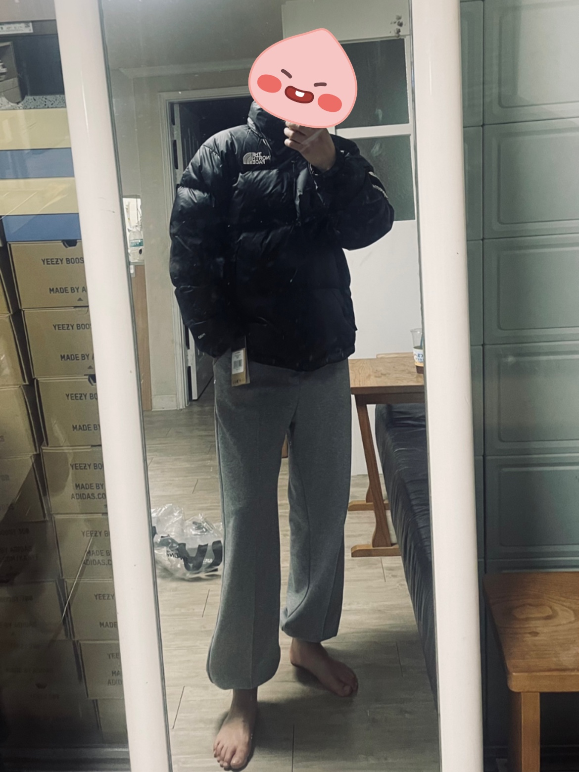 Supreme x The North Face Nuptse Jacket Black - 24FW, Supreme Overdyed Beanie Black 착용 스타일 - 4