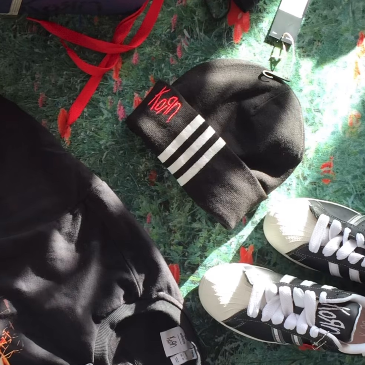 Adidas x KoRn Superstar 30th Anniversary Core Black Translucent 착용 스타일 - 5