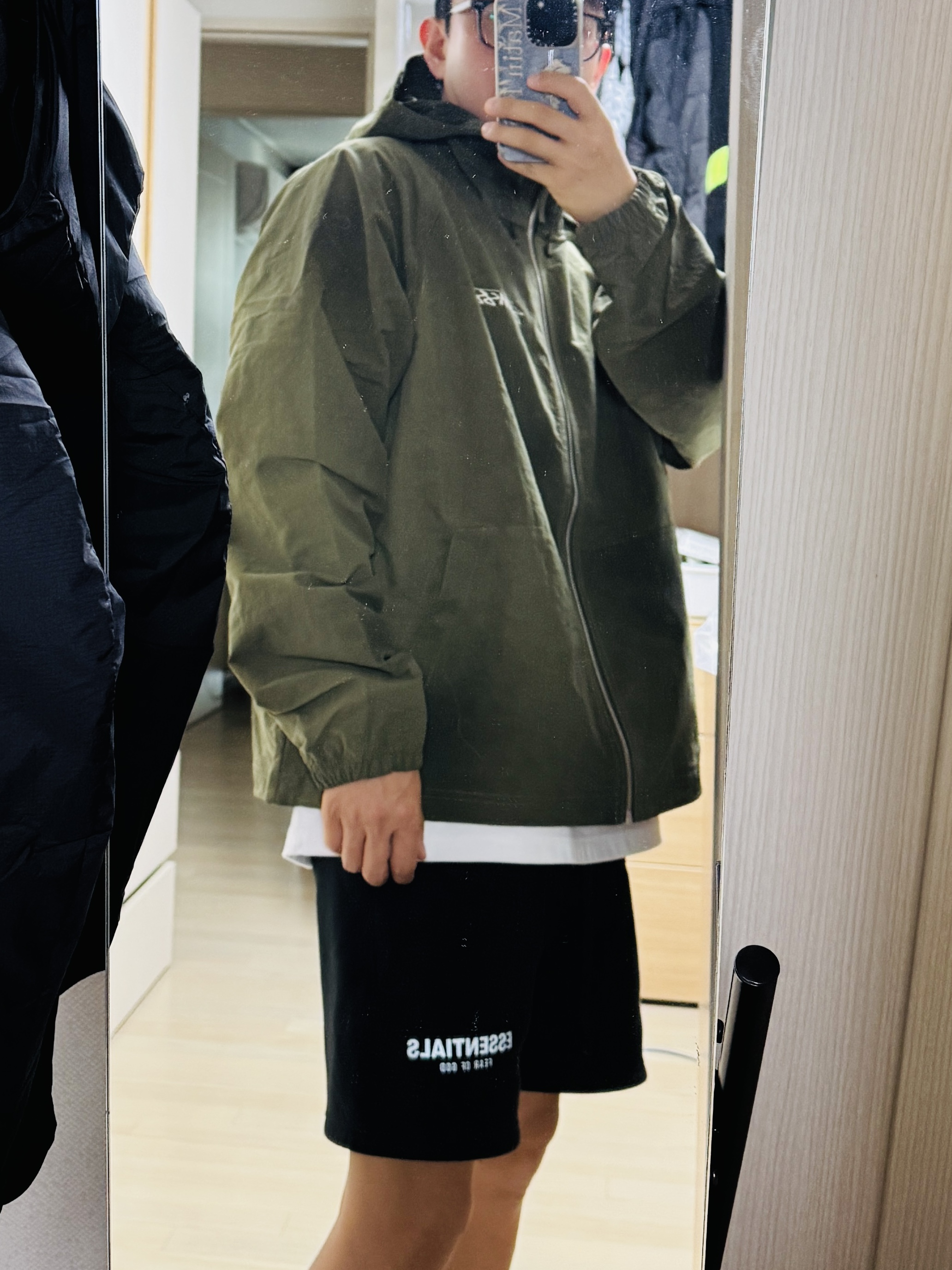 Stussy Wave Dye Beach Shell Jacket Forest Green 착용 스타일 - 2