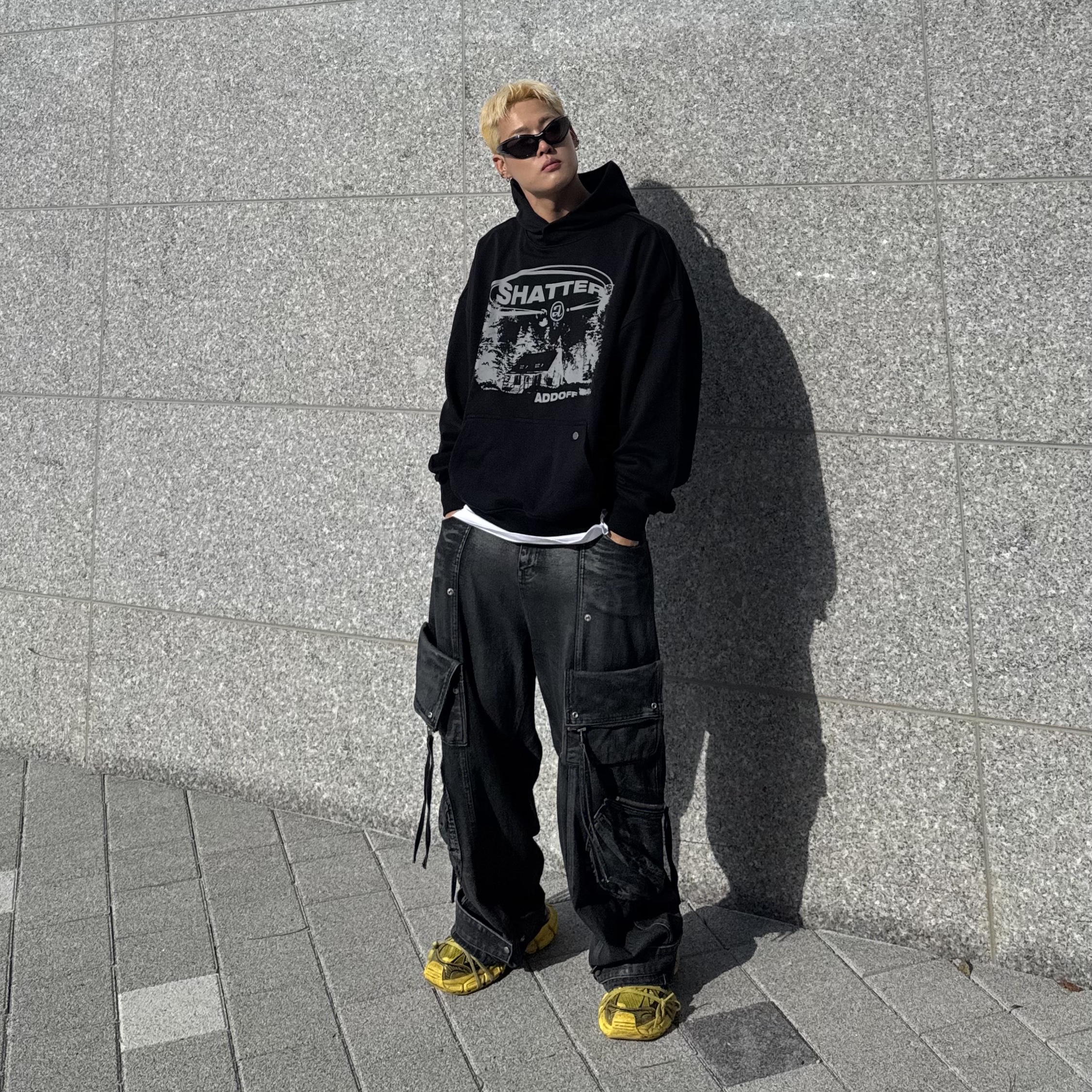 Balenciaga 3XL Sneakers Yellow Black 착용 스타일