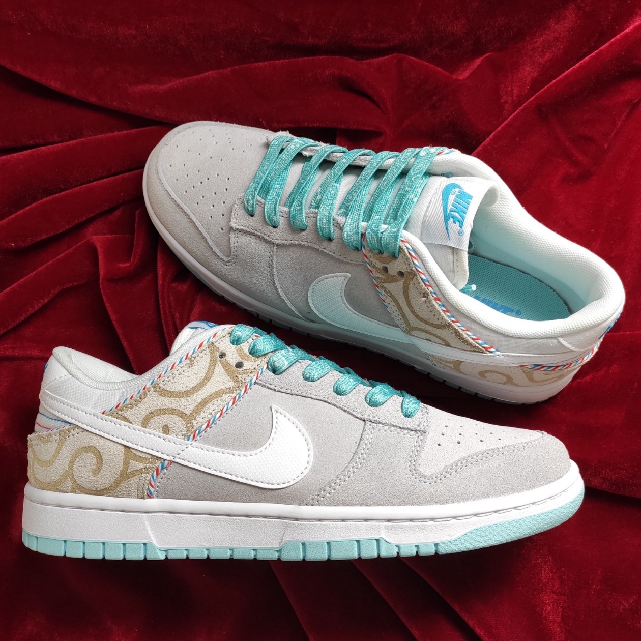 Nike Dunk Low Retro SE Barber Shop Grey 착용 스타일