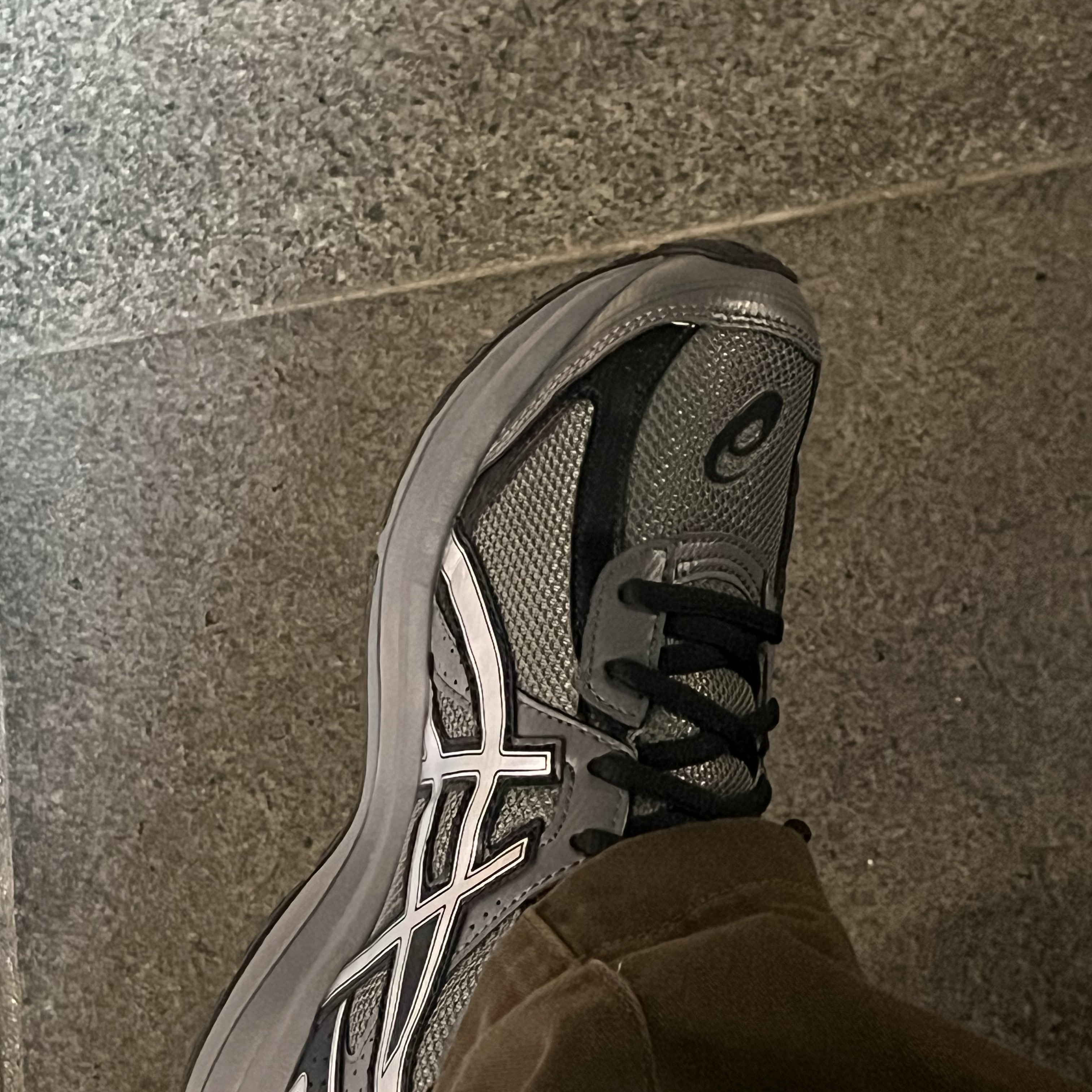 Asics Jog 100 S Steel Grey - 2E Wide 착용 스타일