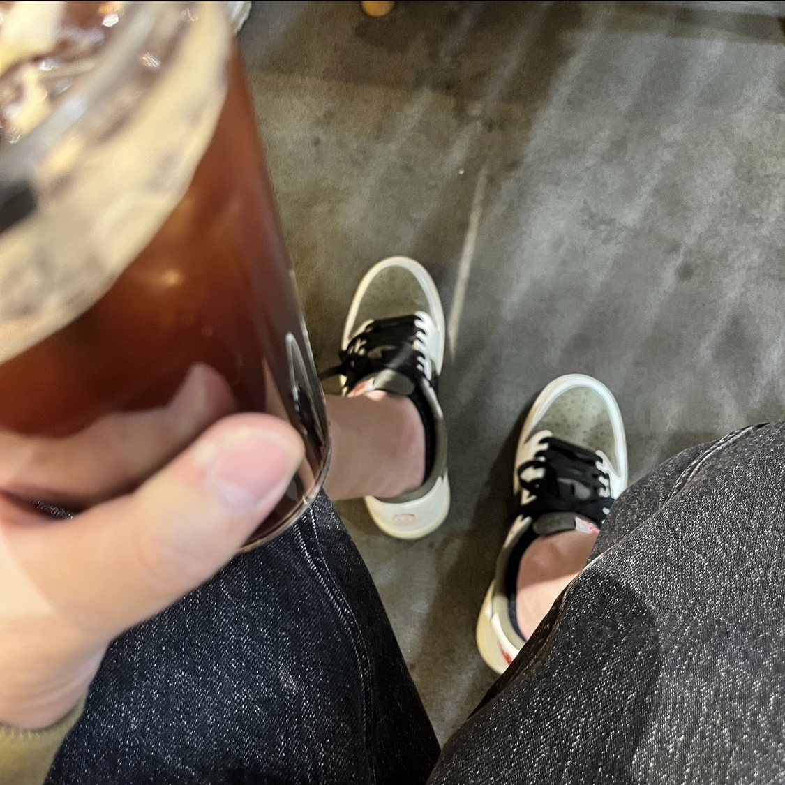 Supreme x Nike Denim Short Black - 24SS, Jordan 1 x Travis Scott Retro Low OG SP Reverse Olive 착용 스타일 - 3