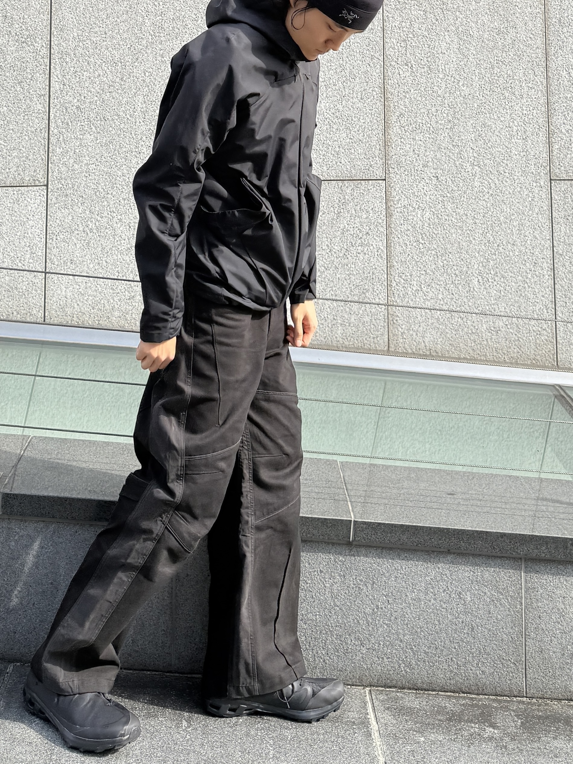 On Running x Post Archive Faction (Paf) Cloudventure Peak All Black, On Running x Post Archive Faction (Paf) Cloudventure Peak Cacao Espresso 착용 스타일 - 2
