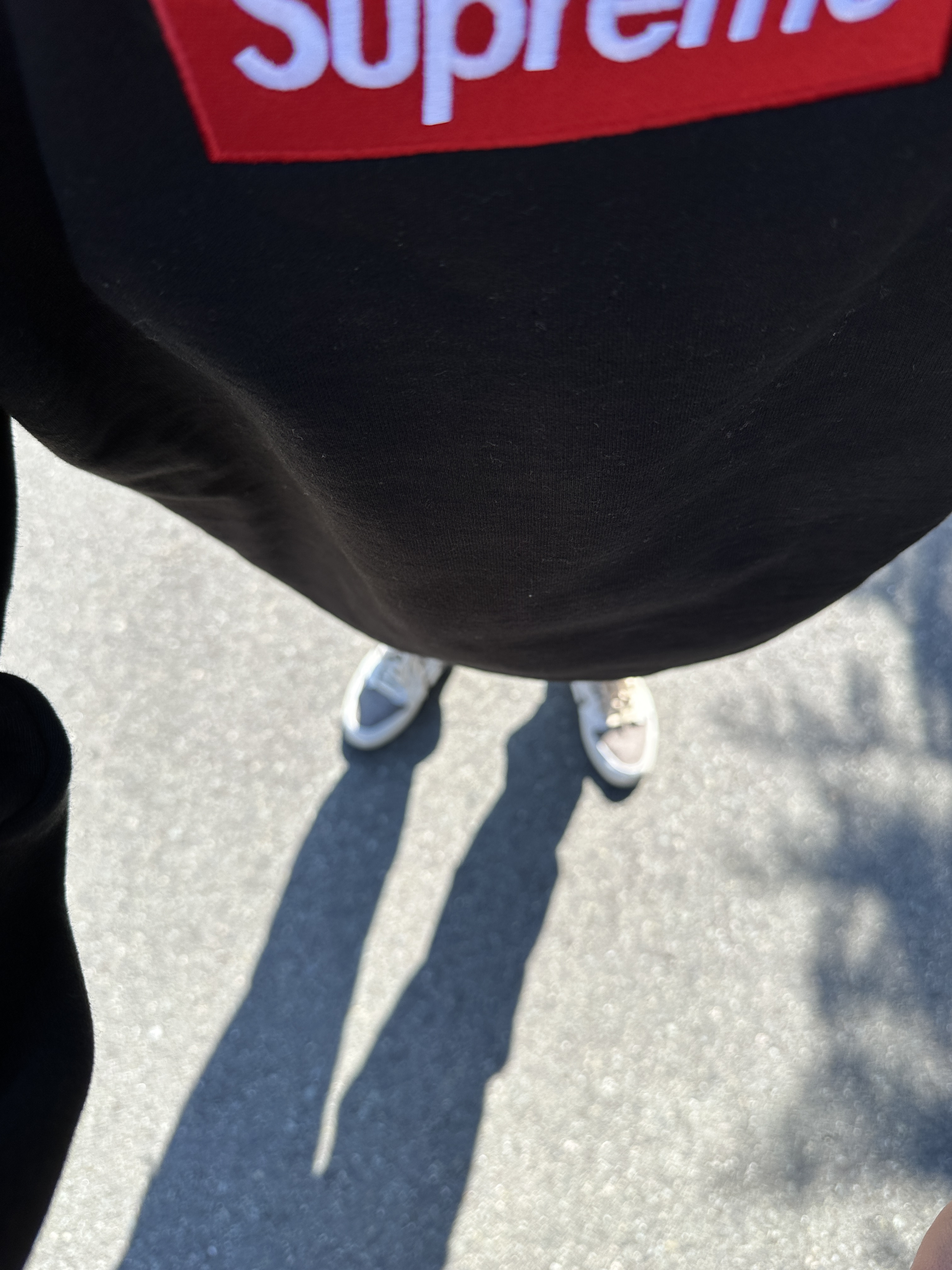 Supreme Box Logo Crewneck Black - 22FW, Jordan 1 x Travis Scott Retro Low OG SP Sail and Ridgerock 착용 스타일