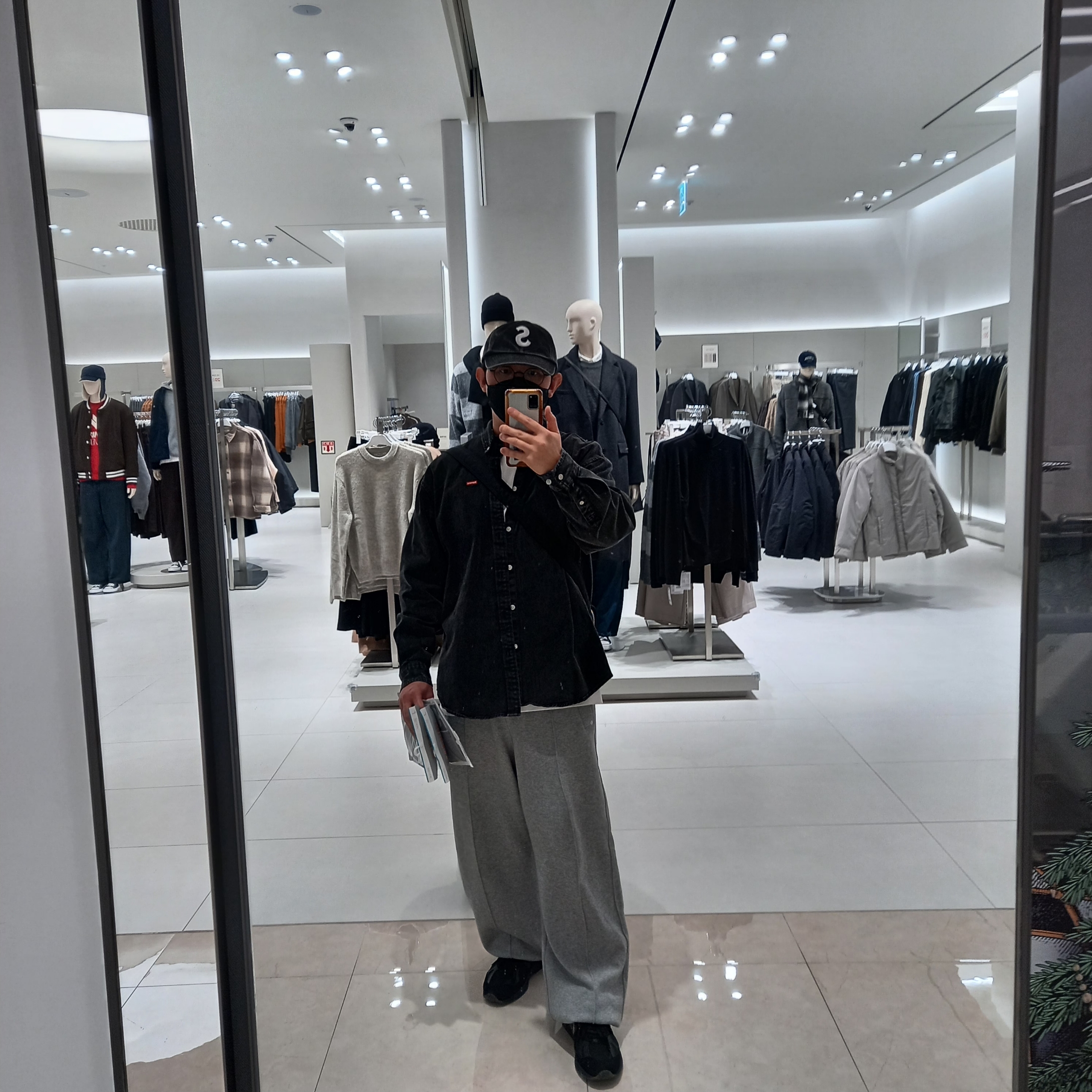 Supreme Pigment S Logo 6-Panel Black - 24FW, Arc'teryx Kragg Cotton Heatmap LS T-Shirt White Light Multi 착용 스타일 - 4