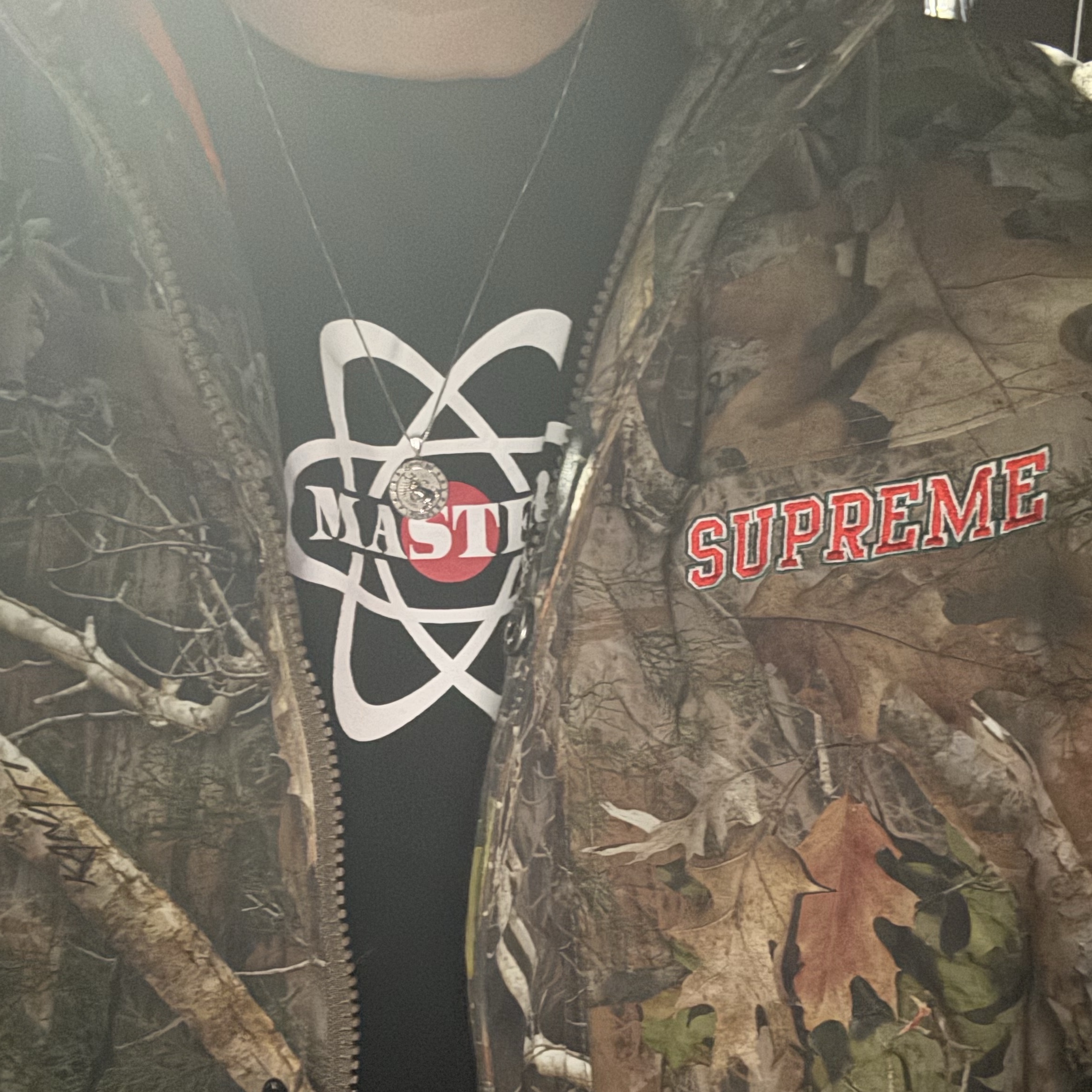 Supreme Mitchell & Ness NCAA Hooded Stadium Jacket TrueTimber Kanati Camo - 24FW 착용 스타일 - 1