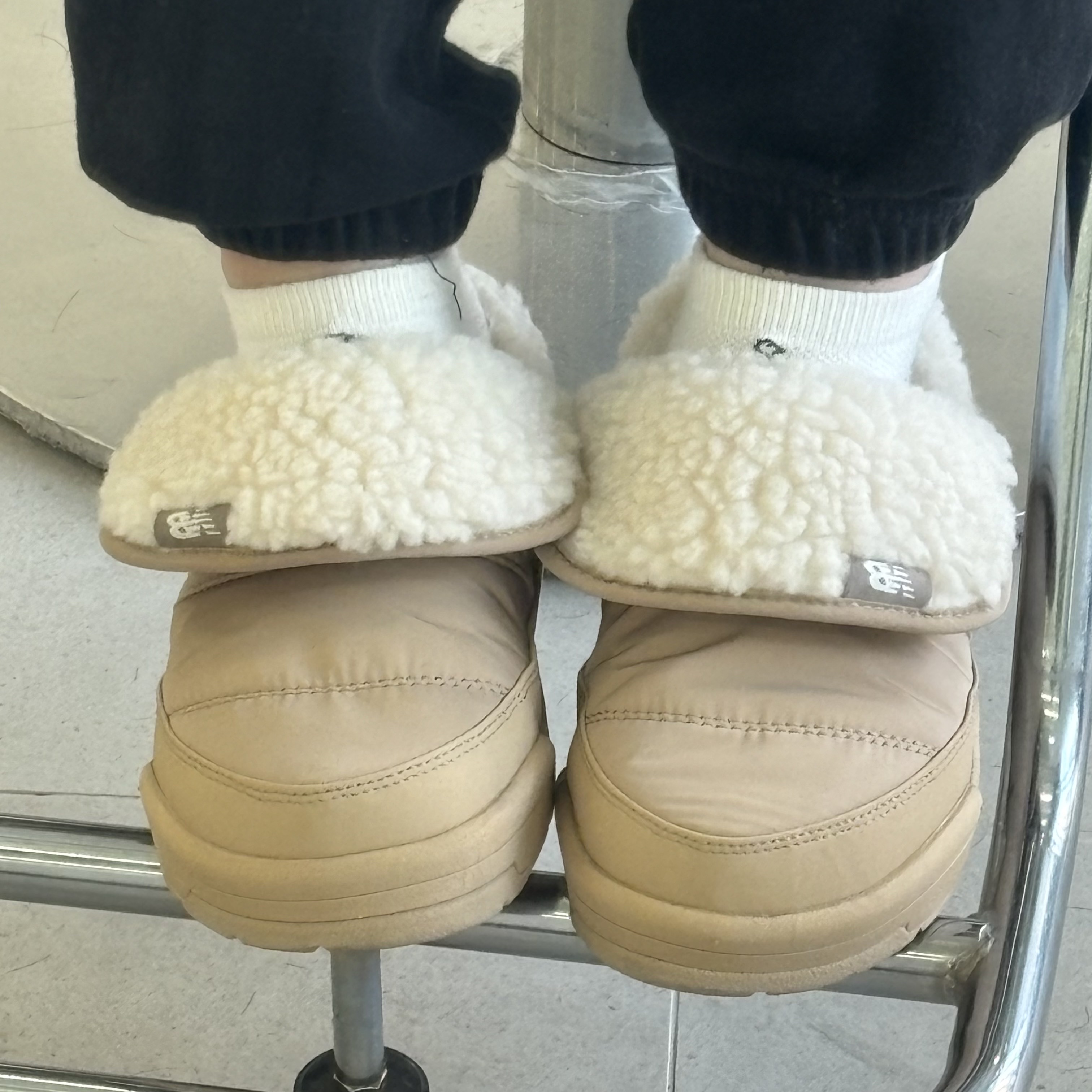 New Balance Puflee v2 Beige 착용 스타일 - 2