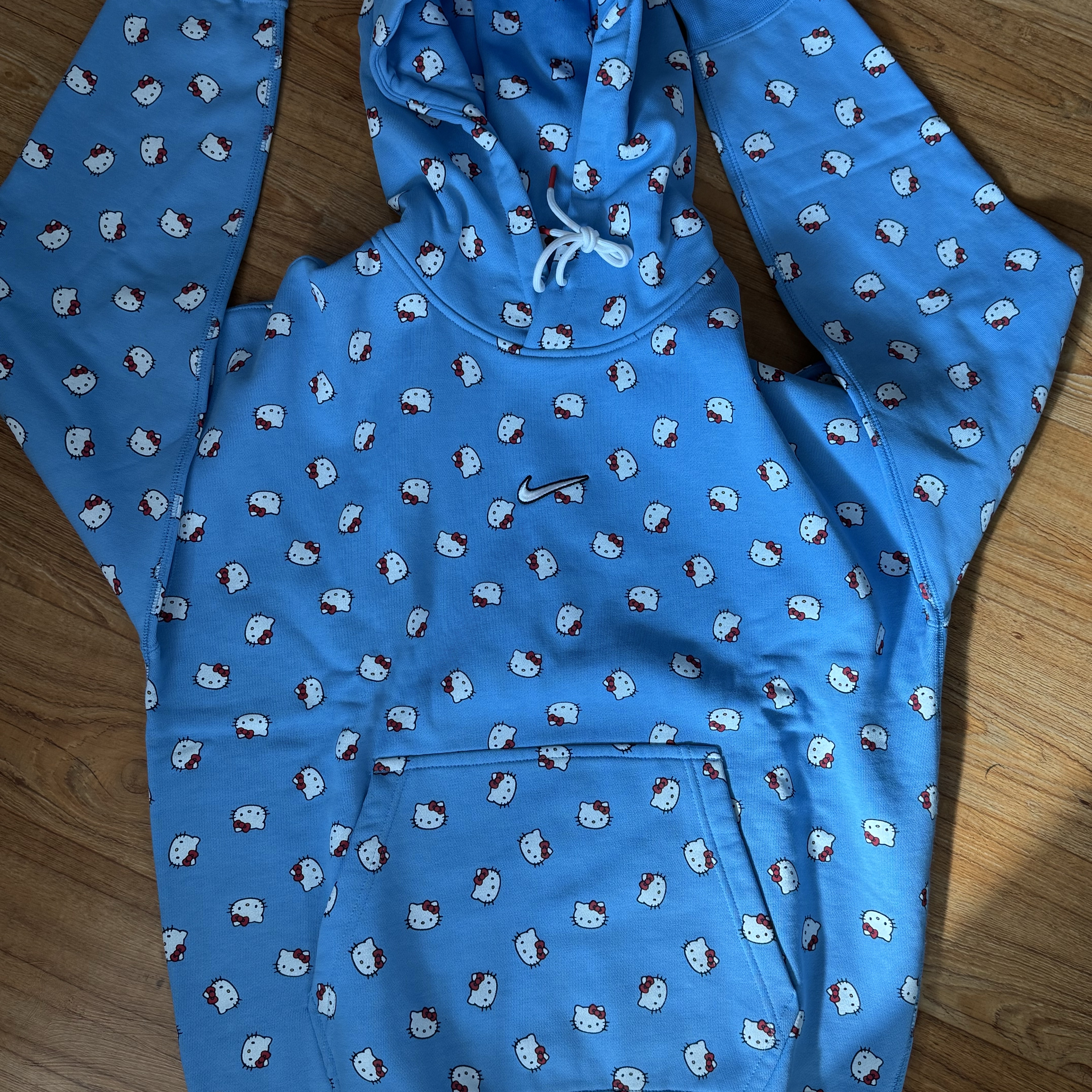 Nike x Hello Kitty NRG Fleece Hoodie Blue - Asia 착용 스타일 - 2
