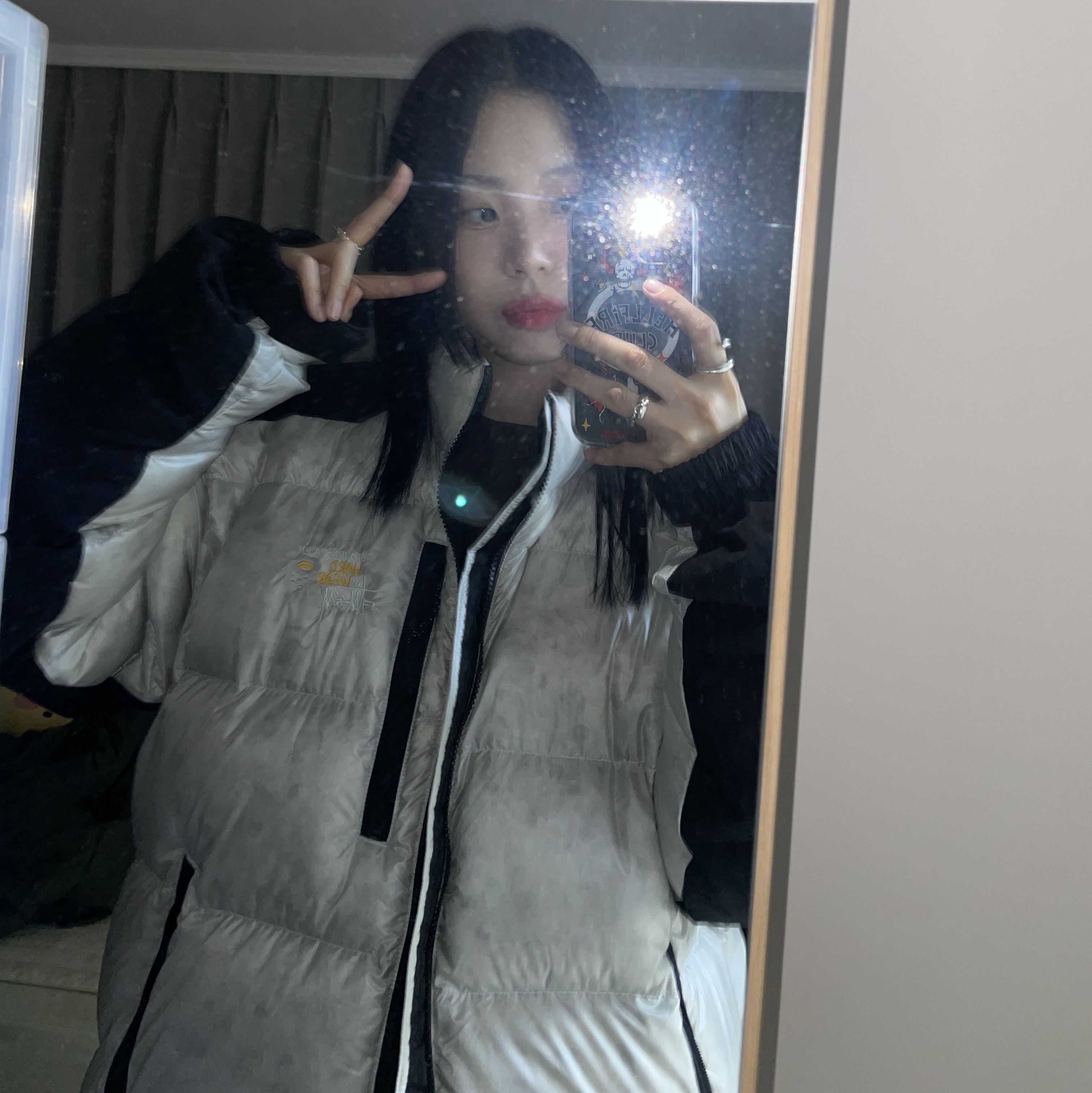 Stussy x Mountain Hardwear Subzero Down Jacket Moonshot Grey Black 착용 스타일