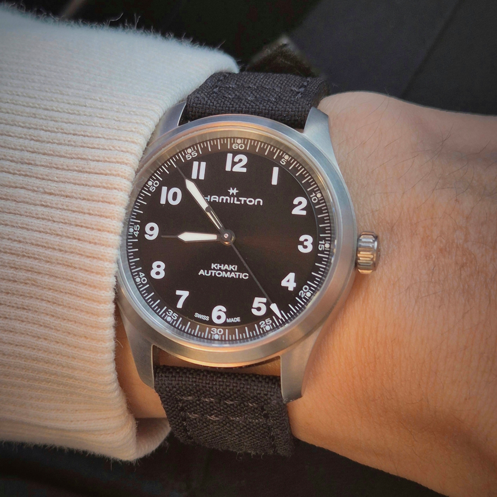 Hamilton x Engineered Garments Khaki Field Titanium Auto 36mm Stainless Steel Black 착용 스타일