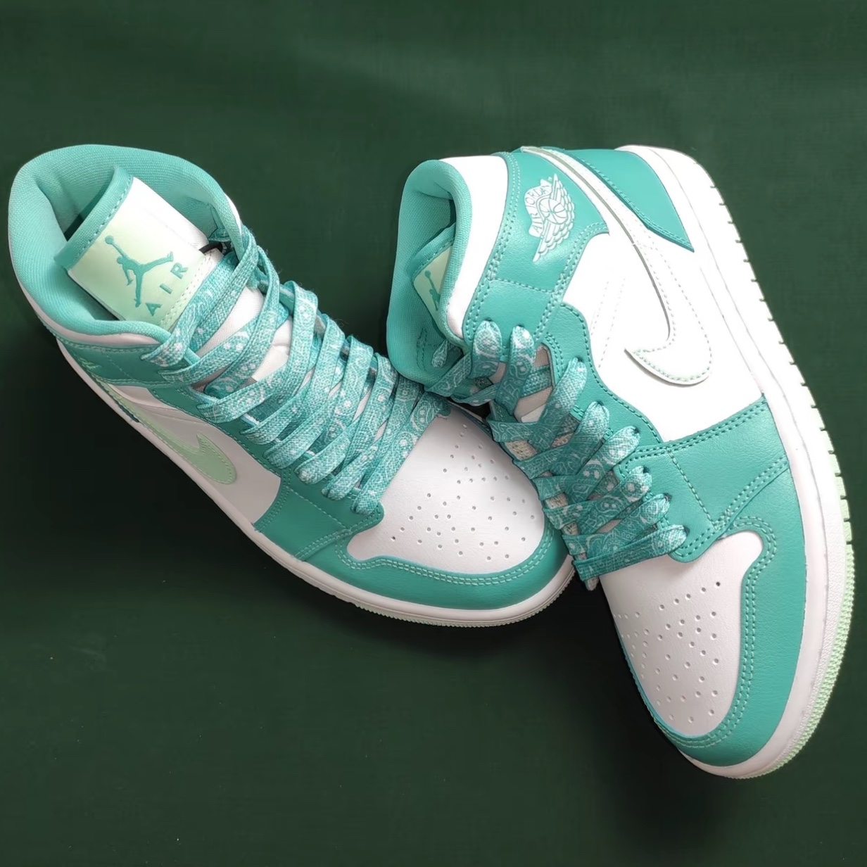 (W) Jordan 1 Mid Washed Teal Mint Foam 착용 스타일