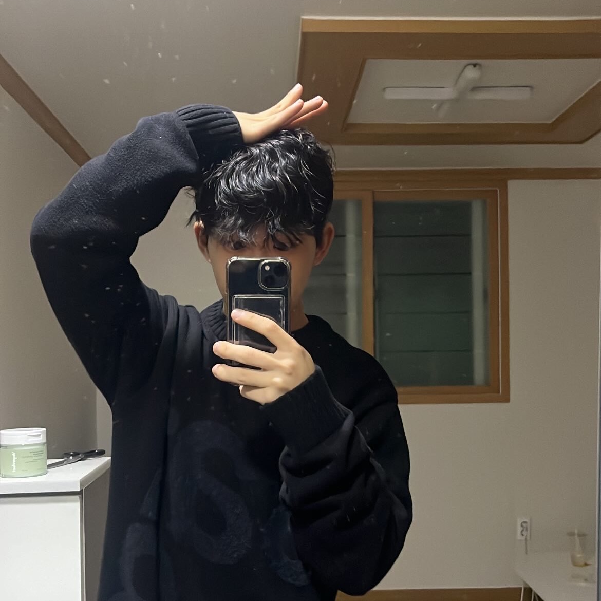 [KREAM 단독] Safarispot Basic Safari Knit Black 착용 스타일