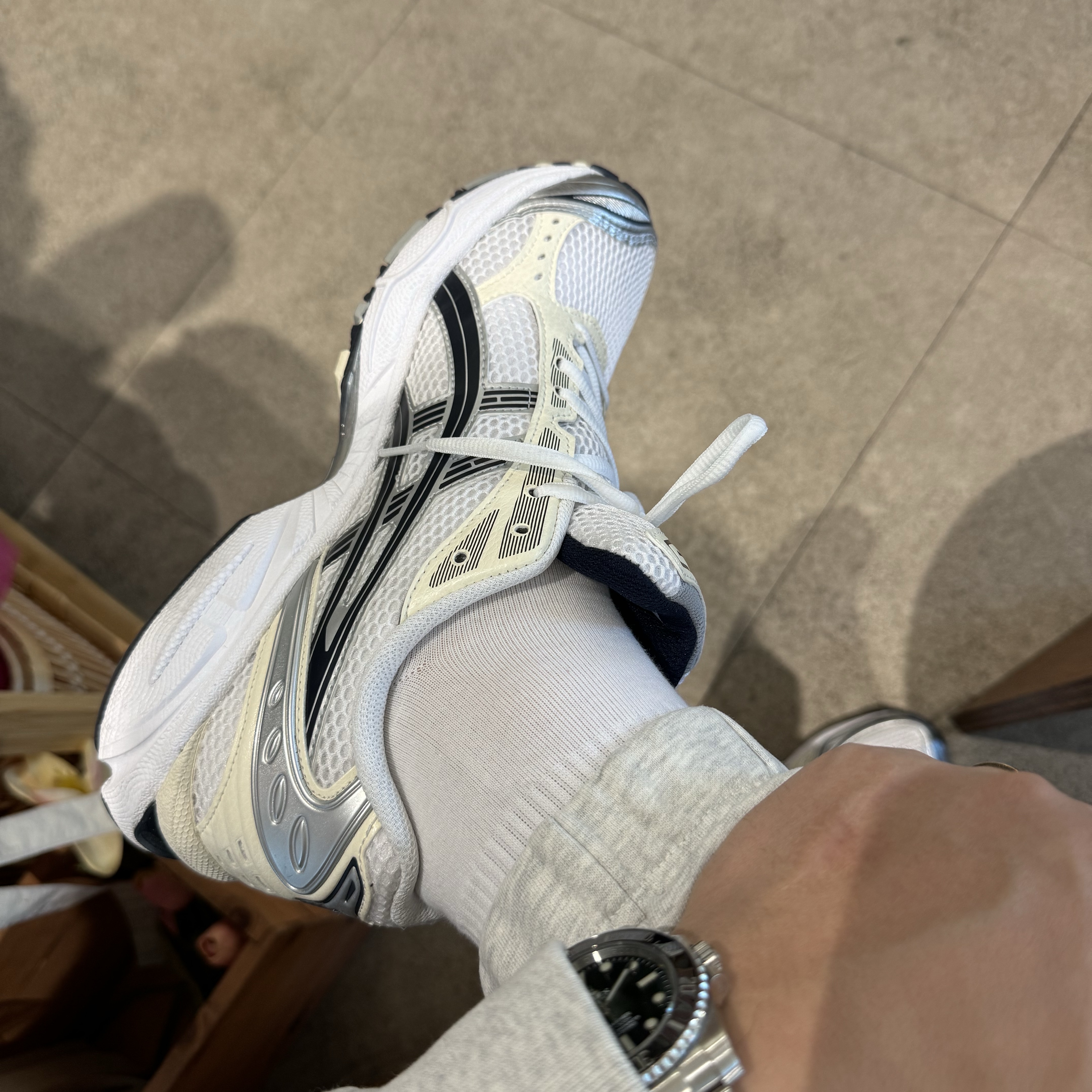 (W) Asics Gel-Kayano 14 White Midnight 착용 스타일