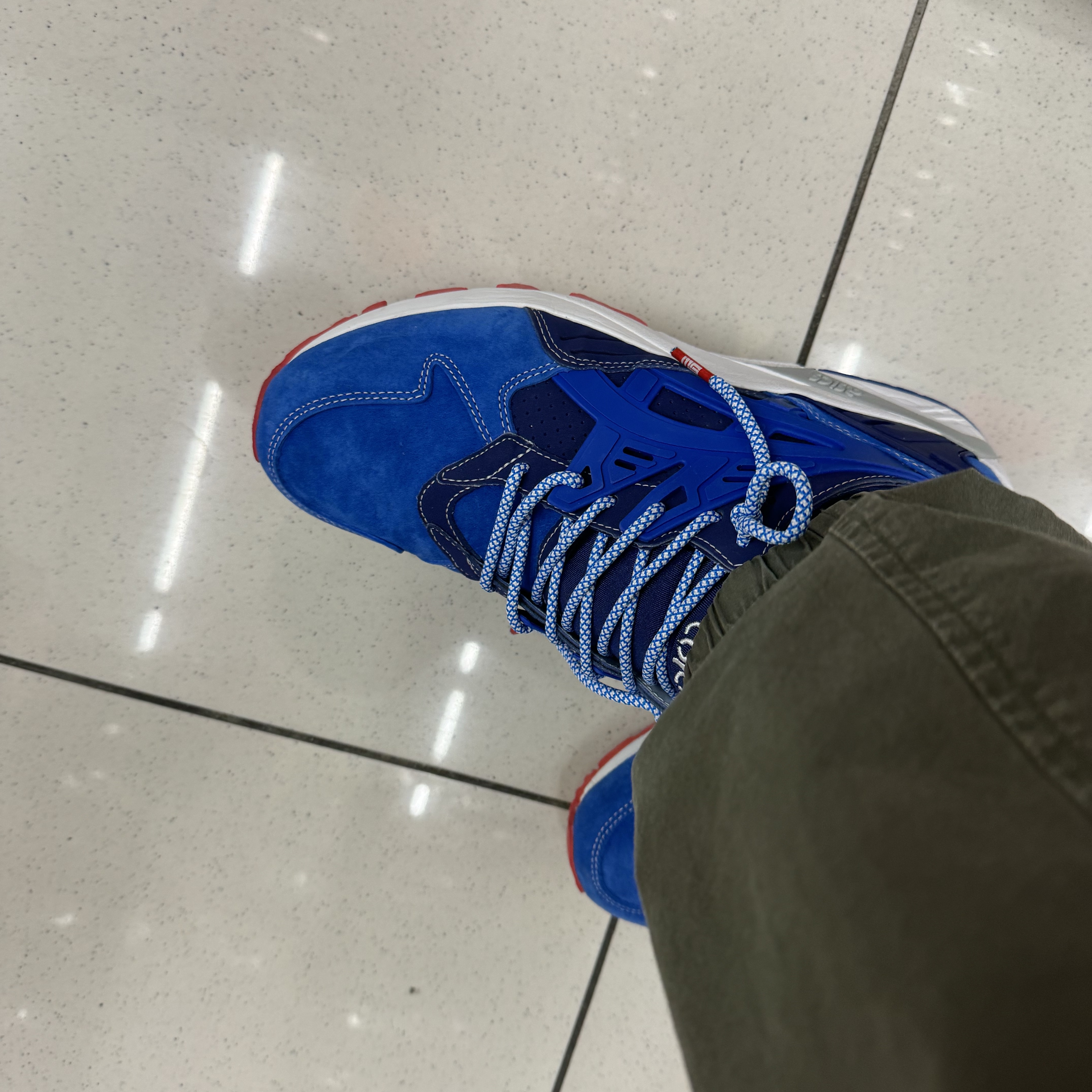 Asics x Mita Gel-Kayano Trainer Trico 착용 스타일 - 3