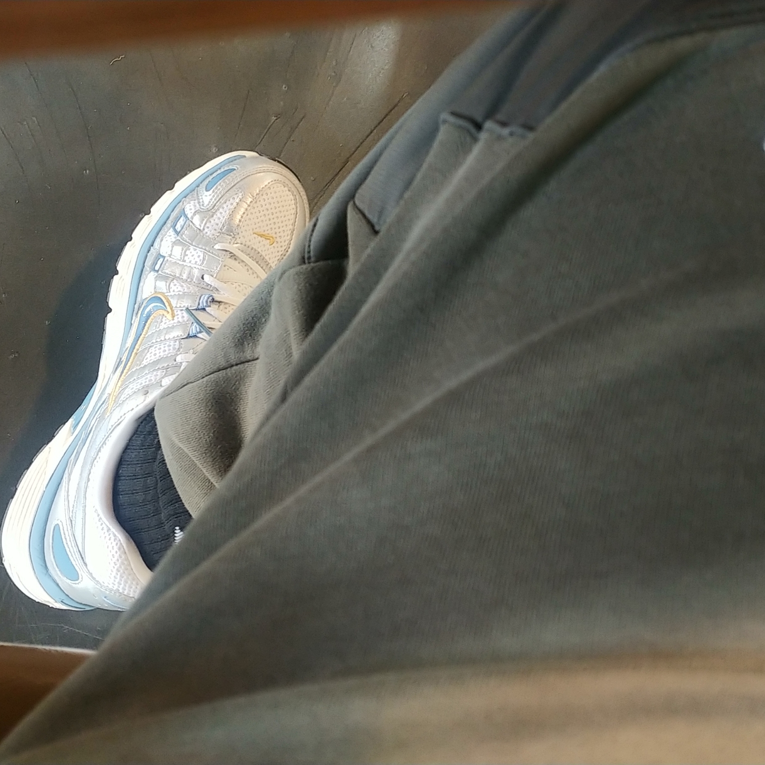 Nike P-6000 White Metallic Silve Pale Ivory Aegean Storm 착용 스타일 - 3