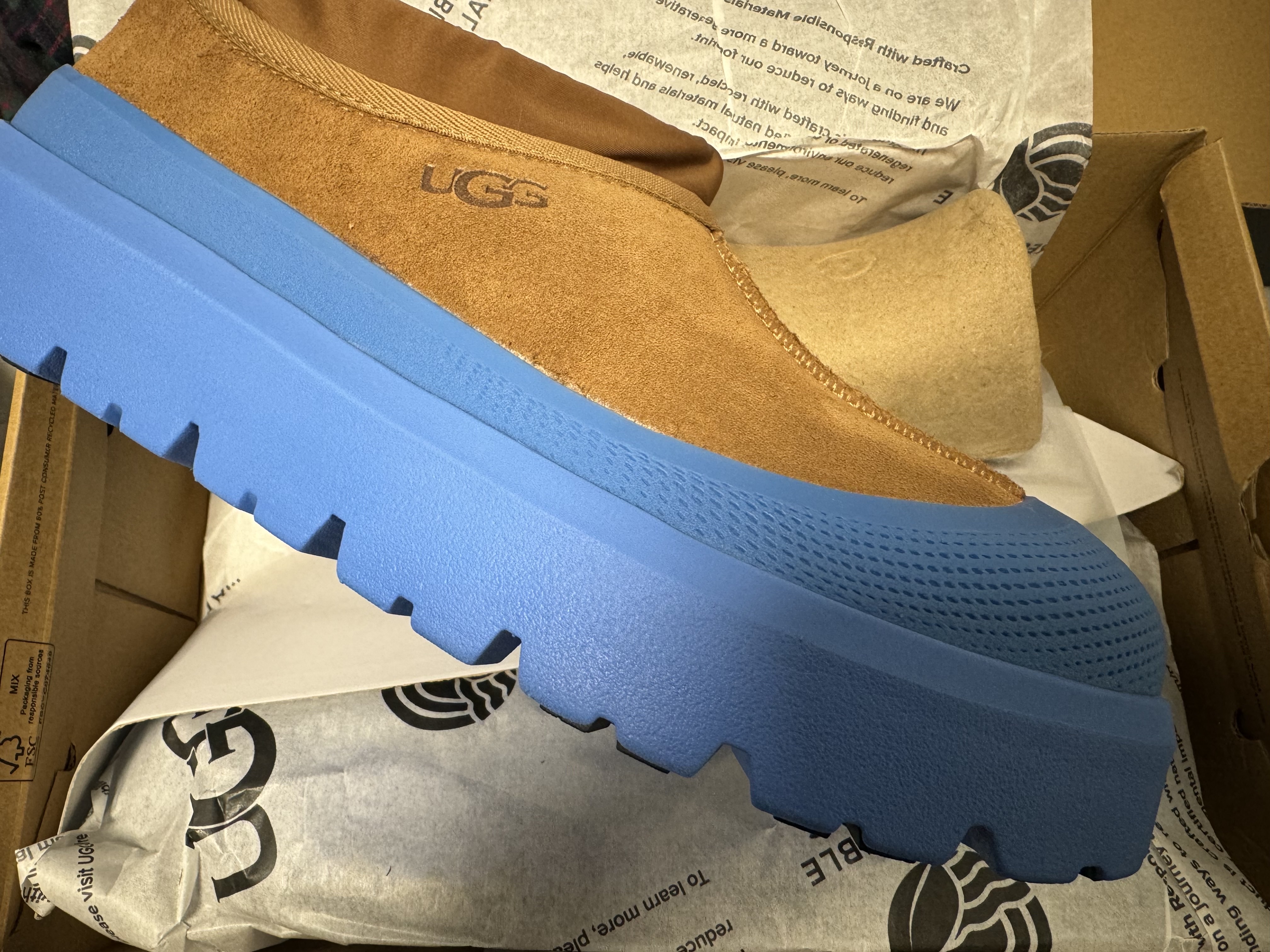 UGG Tasman Weather Hybrid Chestnut Big Sky 착용 스타일