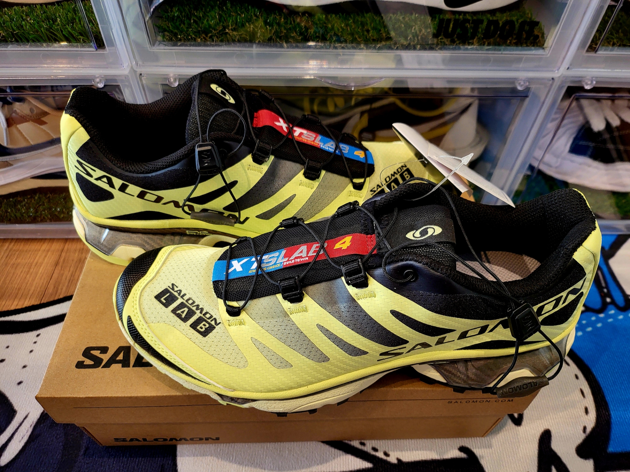 Salomon XT-4 Sunny Lime Black 착용 스타일 - 2