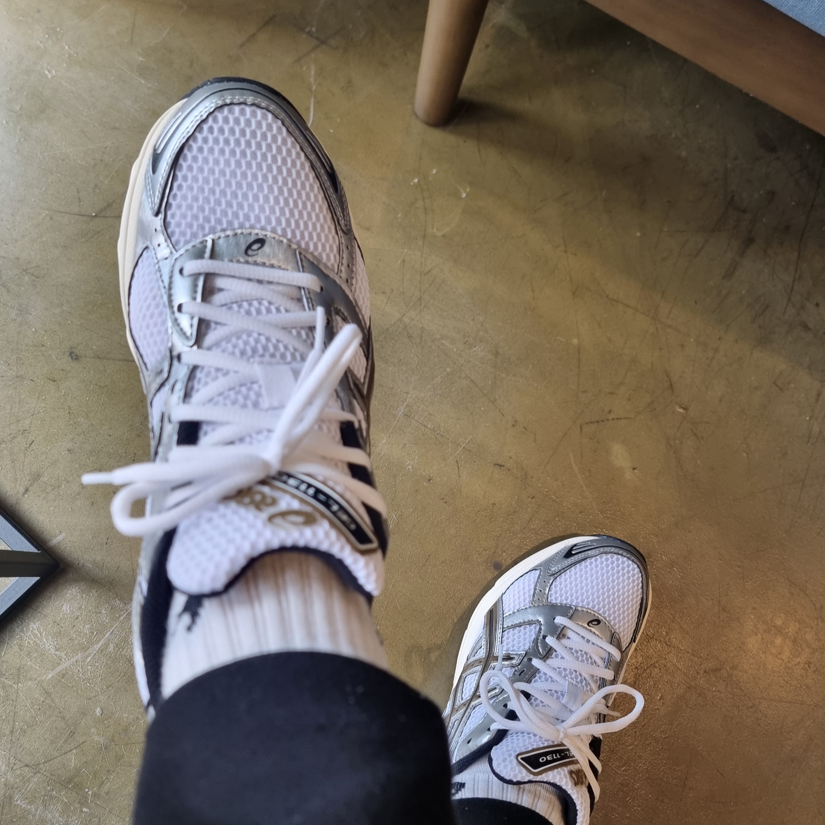 Asics Gel-1130 White Clay Canyon 착용 스타일