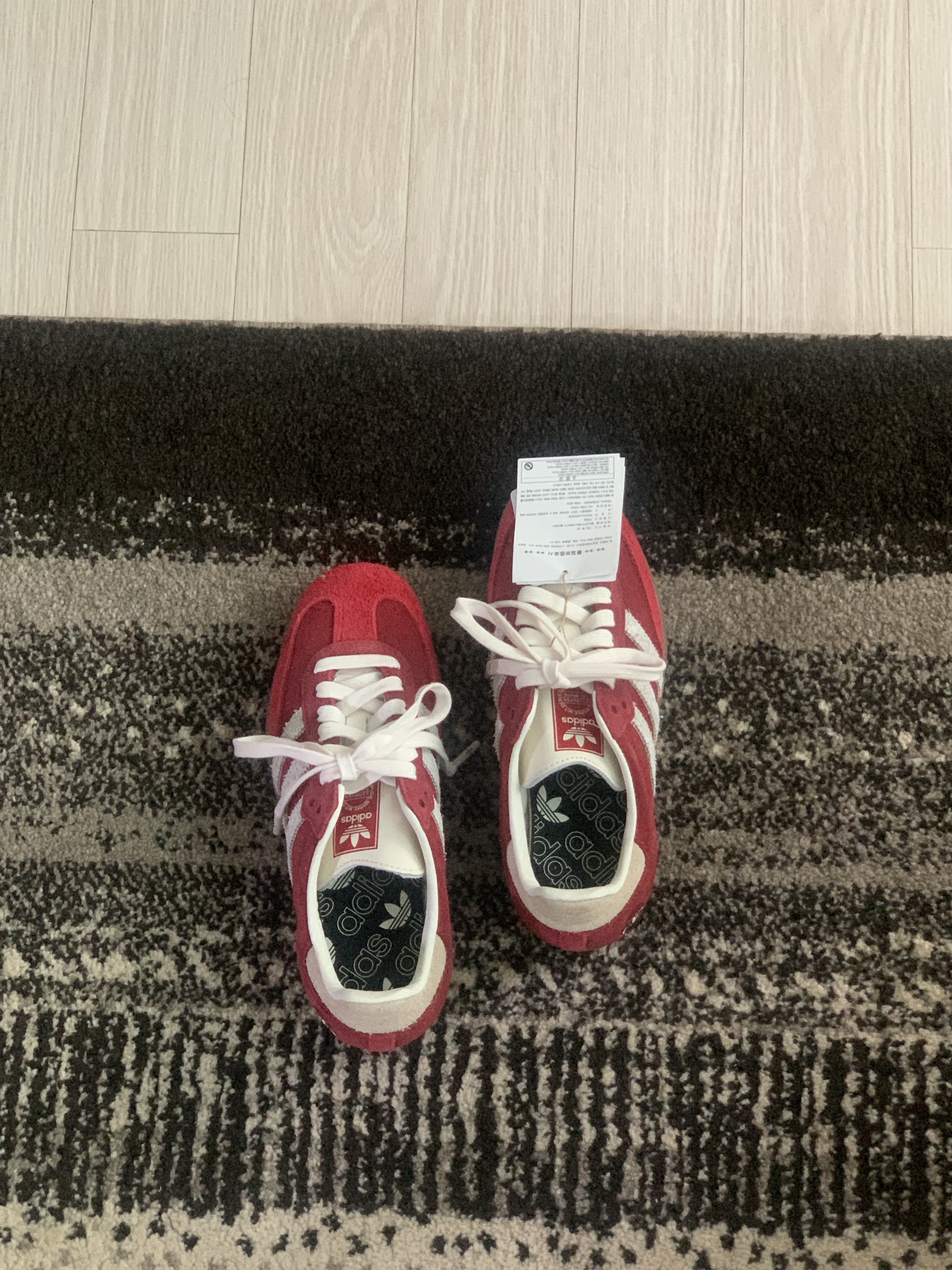 Adidas Samba OG Tal Better Scarlet Off White 착용 스타일 - 2