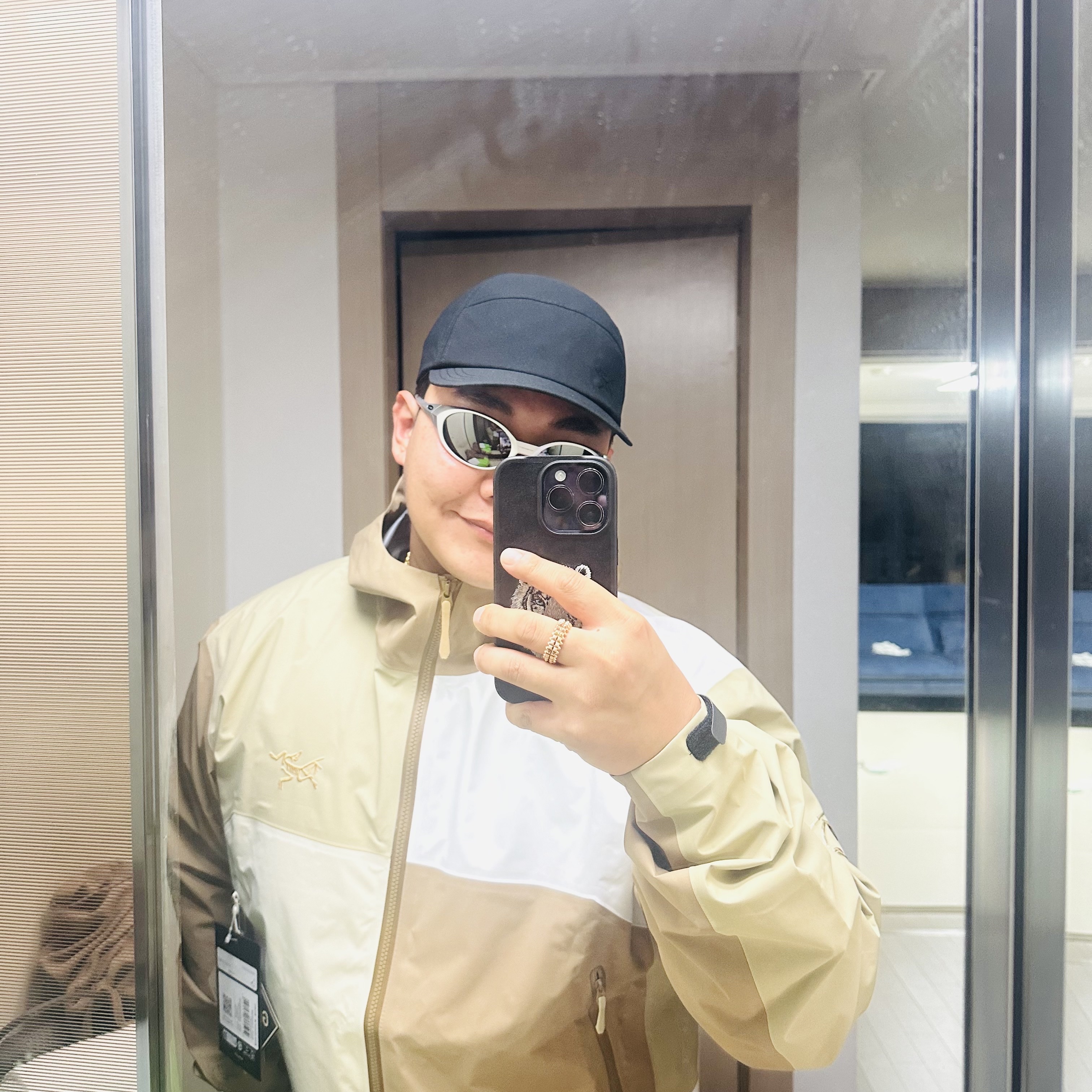 Oakley Eye Jacket Redux Silver Frame Prizm Black Polarized Lenses High Bridge Fit, Arc'teryx x Beams Beta Jacket Nagomi 착용 스타일 - 2