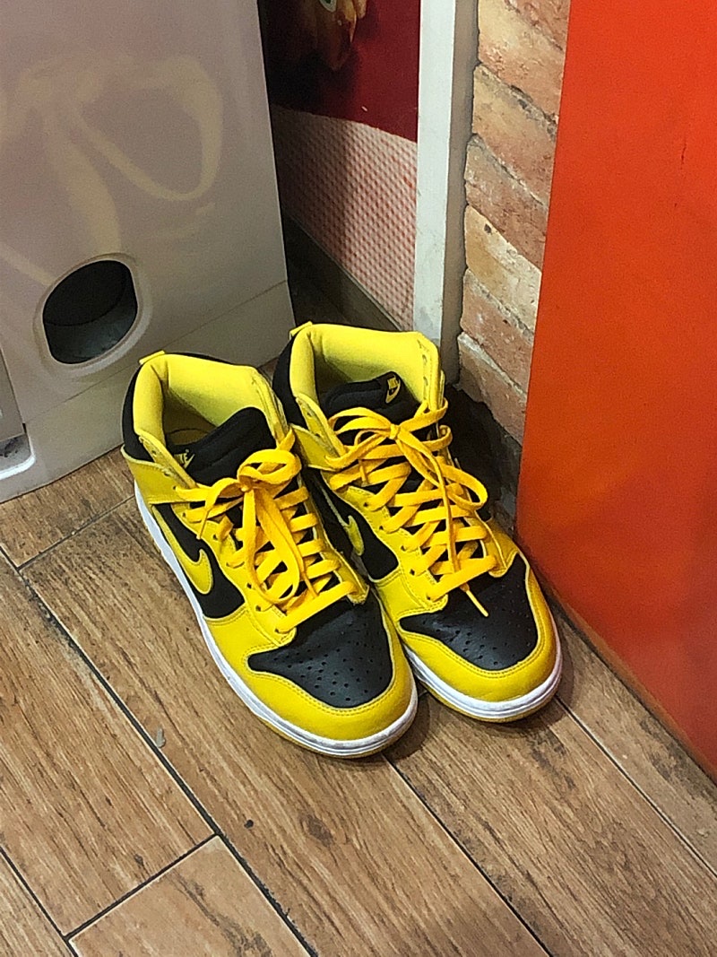 Nike Dunk High SP Varsity Maize 착용 스타일