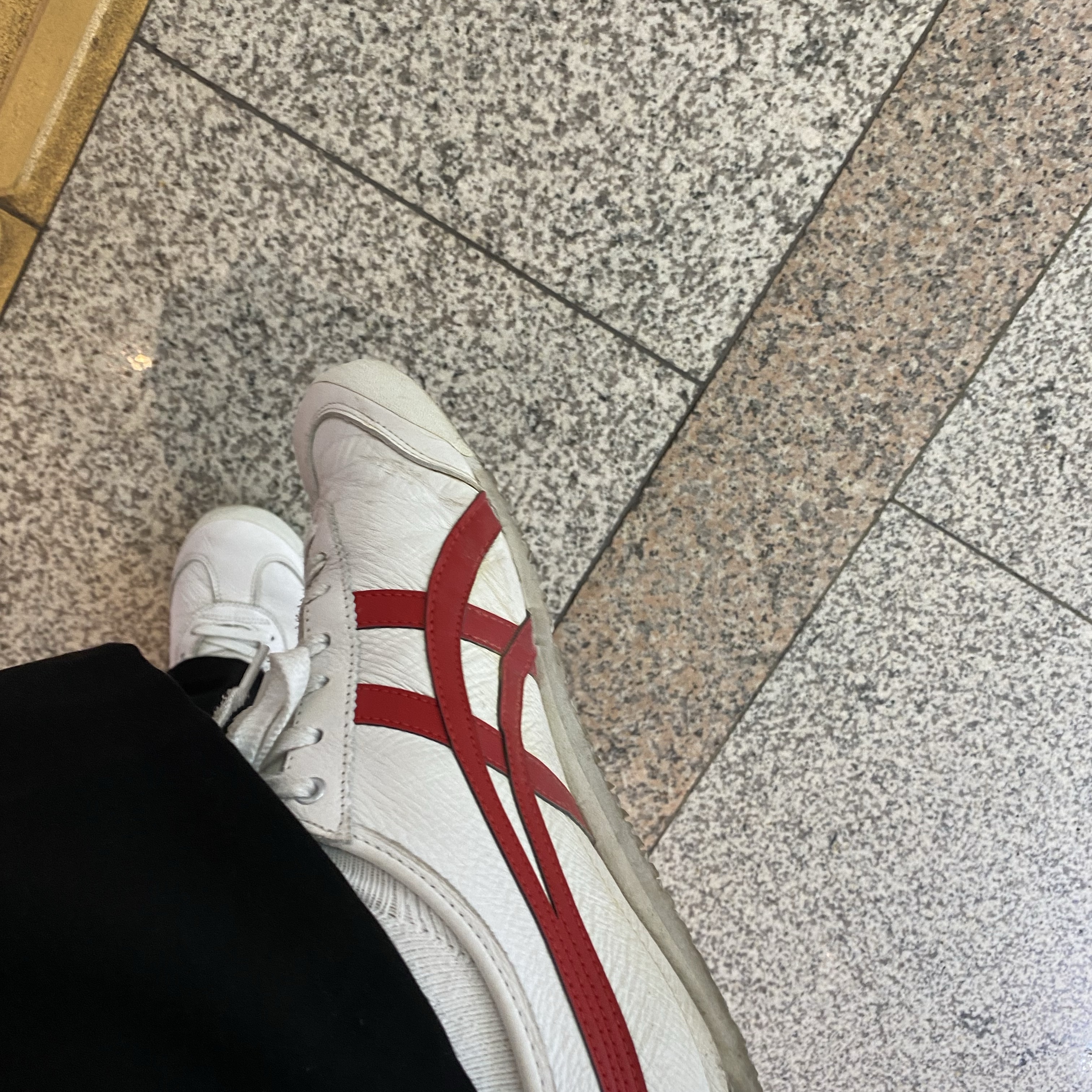 Onitsuka Tiger Mexico 66 White Classic Red 착용 스타일