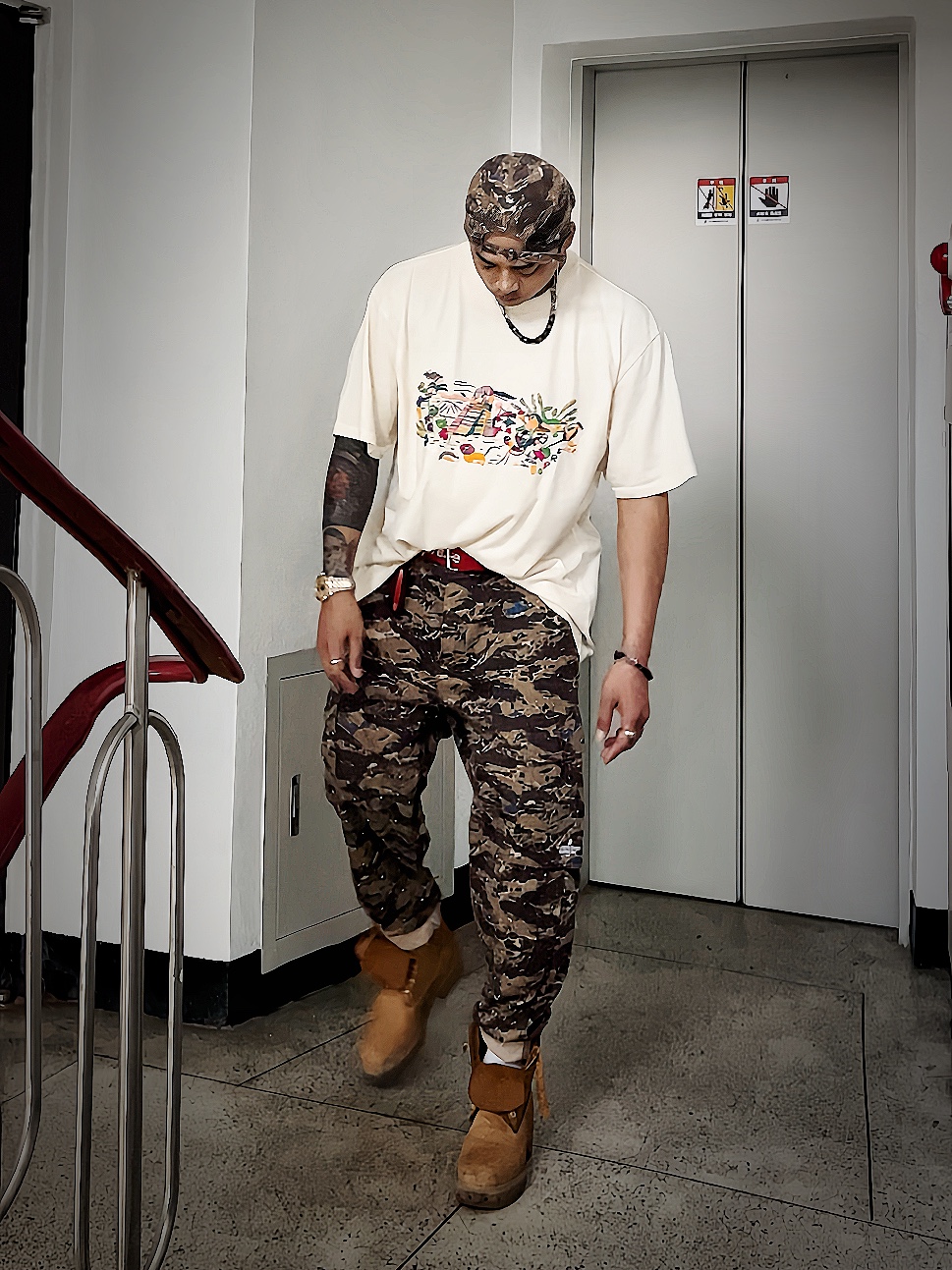 Supreme x Undercover Studded 6-Panel Brown Camo - 23SS, Supreme x Undercover Studded Cargo Pant Brown - 23SS 착용 스타일 - 3