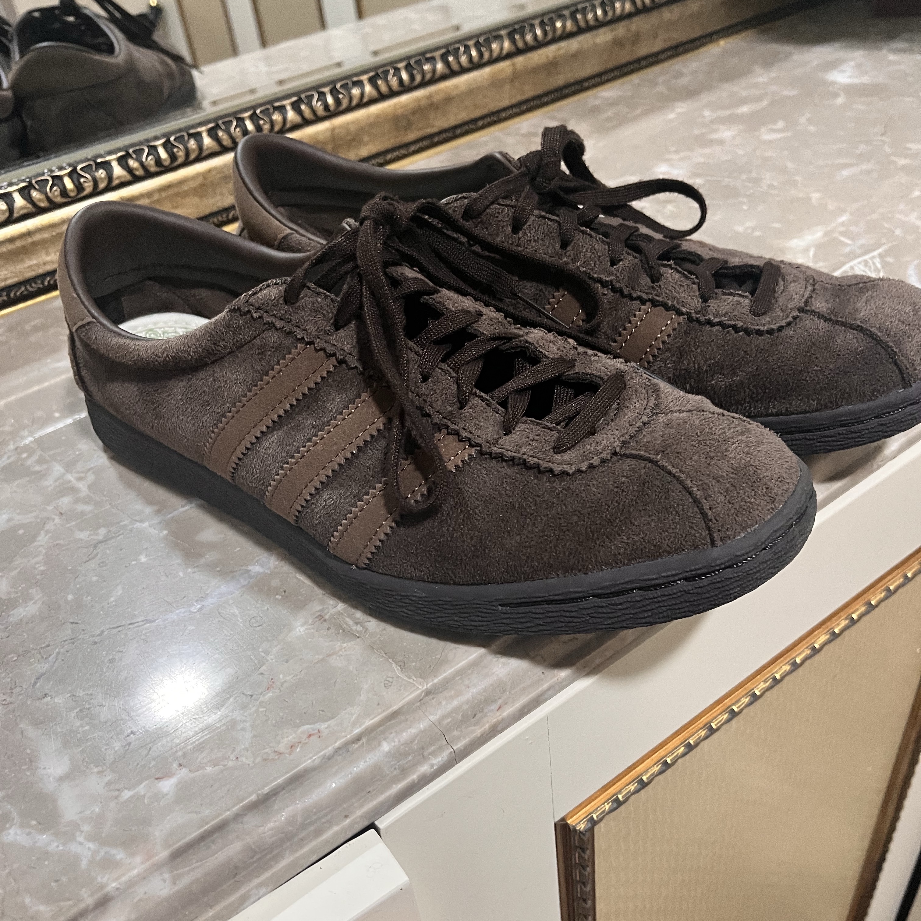 Adidas Tobacco Gruen Dark Brown 착용 스타일