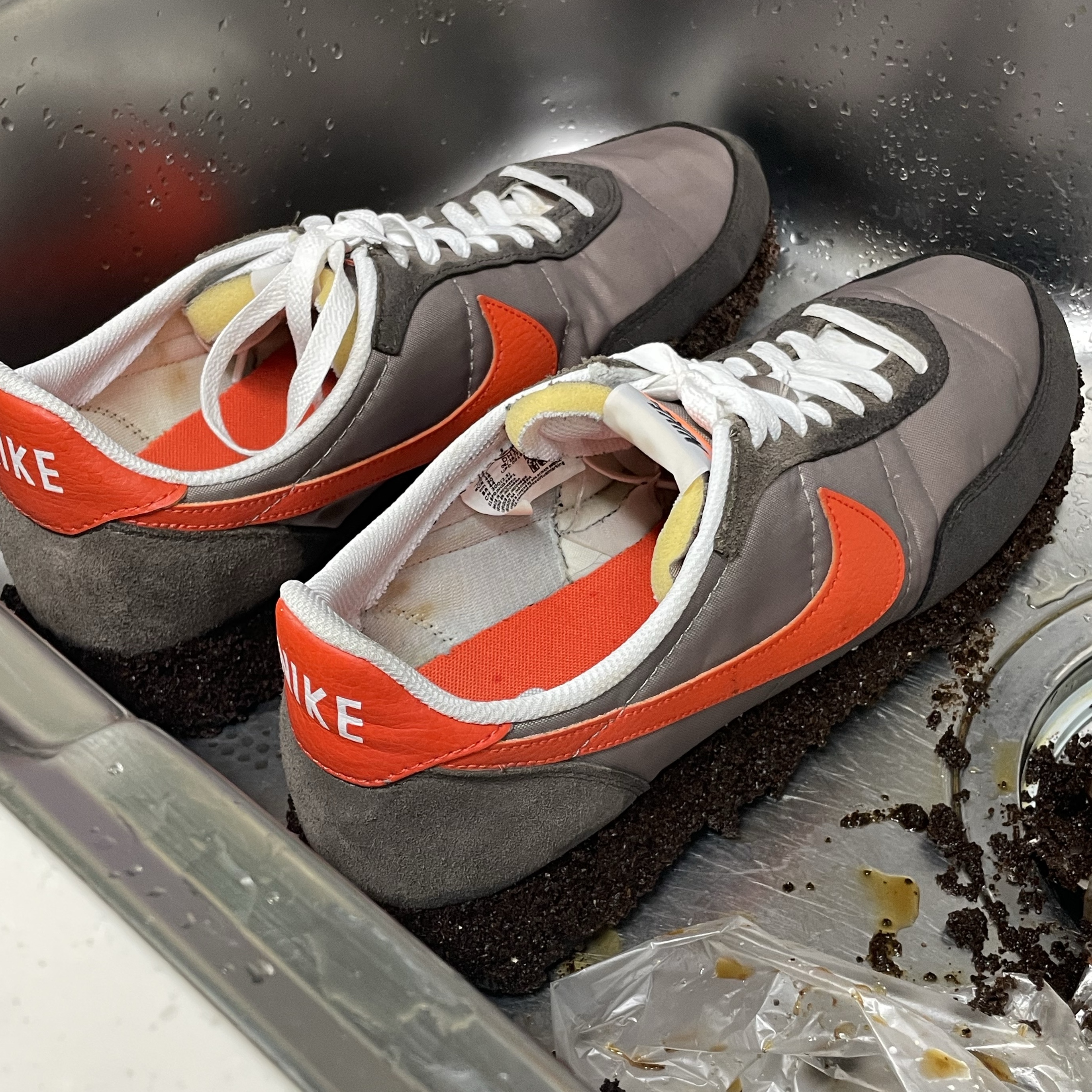 Nike Waffle Trainer 2 Moon Fossil Team Orange 착용 스타일