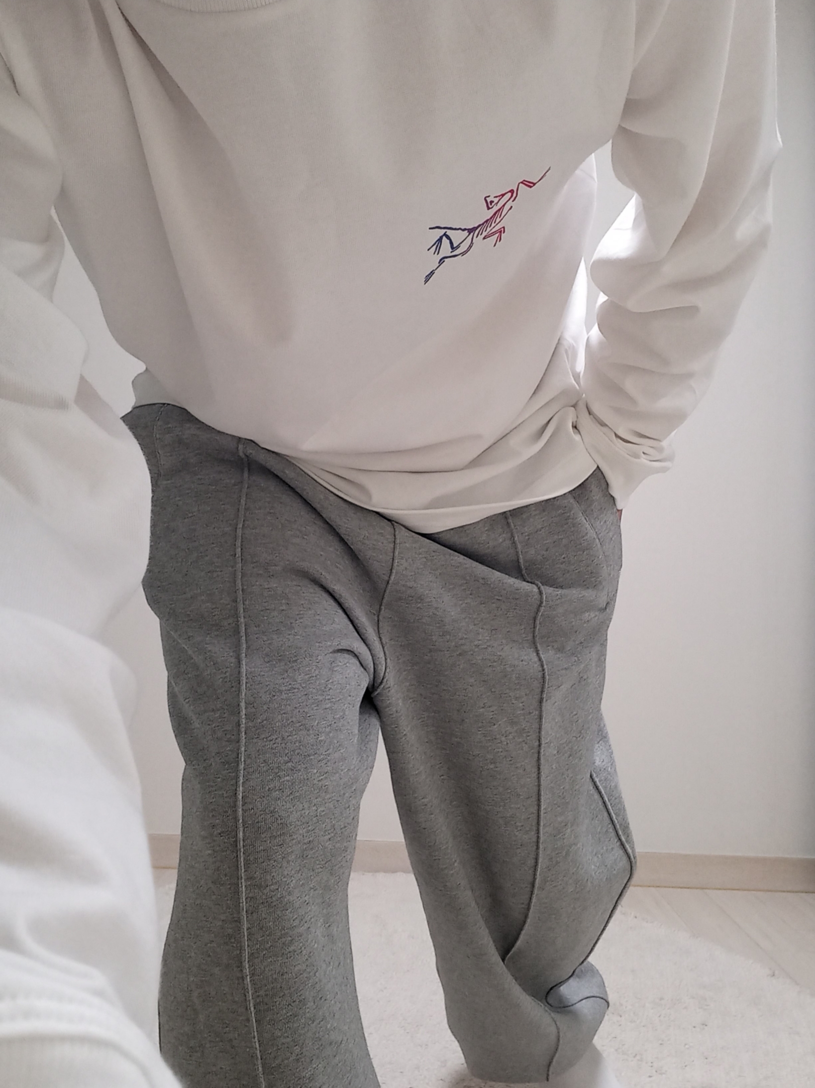 Arc'teryx Kragg Cotton Heatmap LS T-Shirt White Light Multi, Arc'teryx Small Bird Cap Black 착용 스타일 - 3