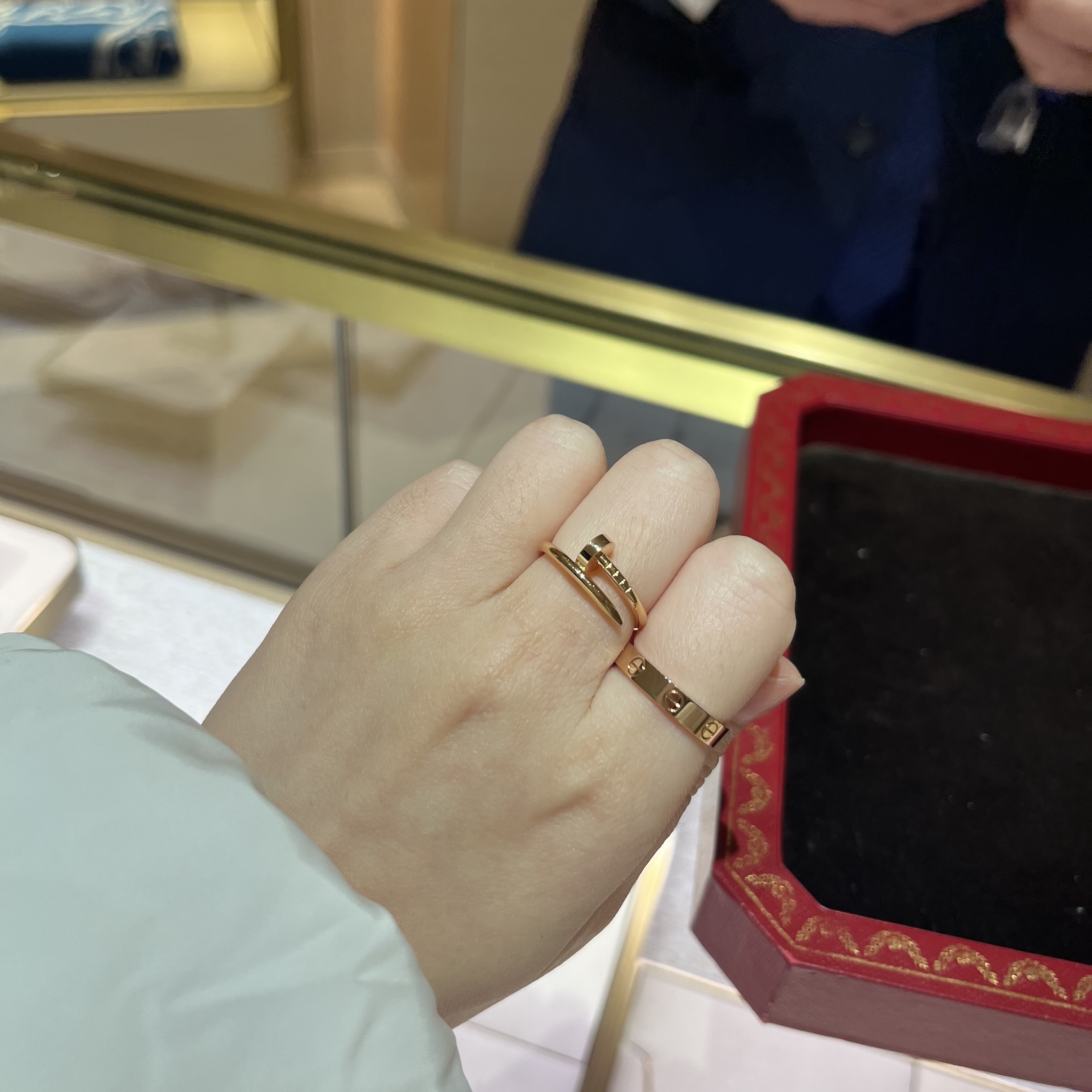 Cartier Juste un Clou Ring Small Rose Gold 착용 스타일