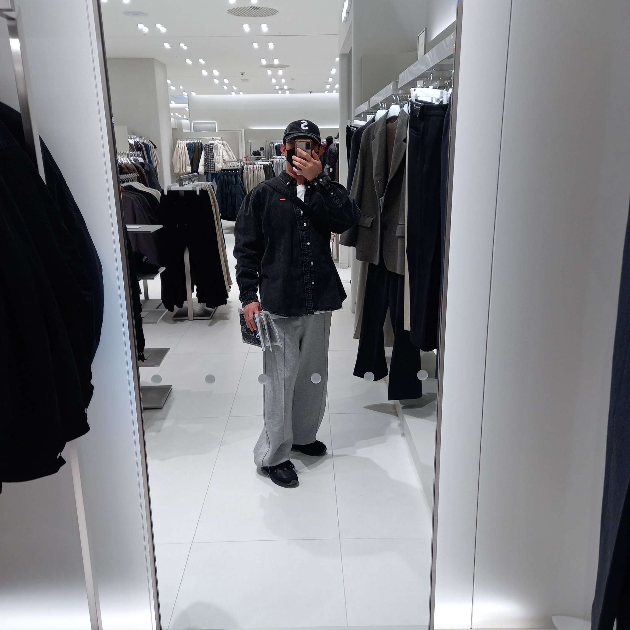 Supreme Pigment S Logo 6-Panel Black - 24FW, Arc'teryx Kragg Cotton Heatmap LS T-Shirt White Light Multi 착용 스타일 - 2