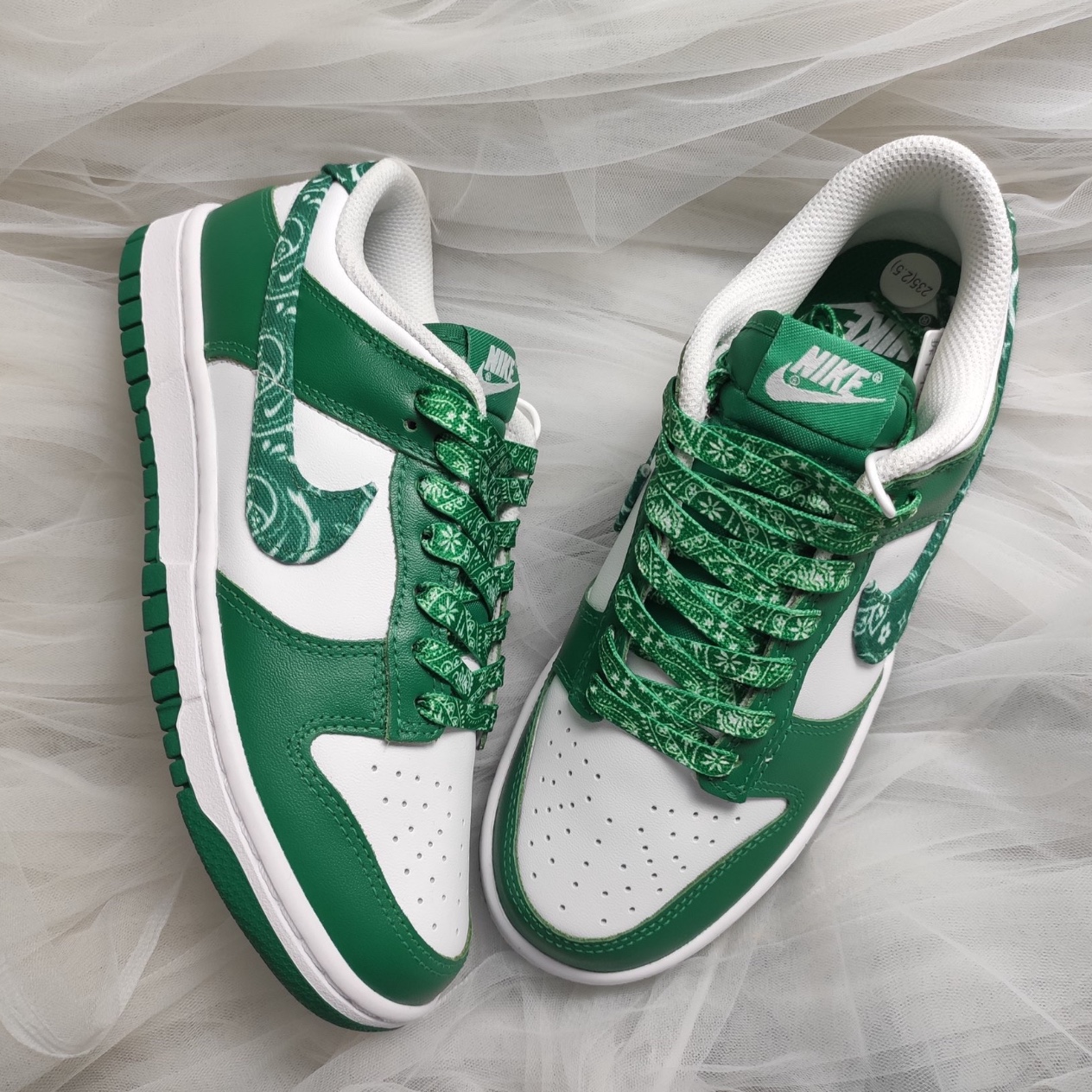 (W) Nike Dunk Low Essential Green Paisley 착용 스타일