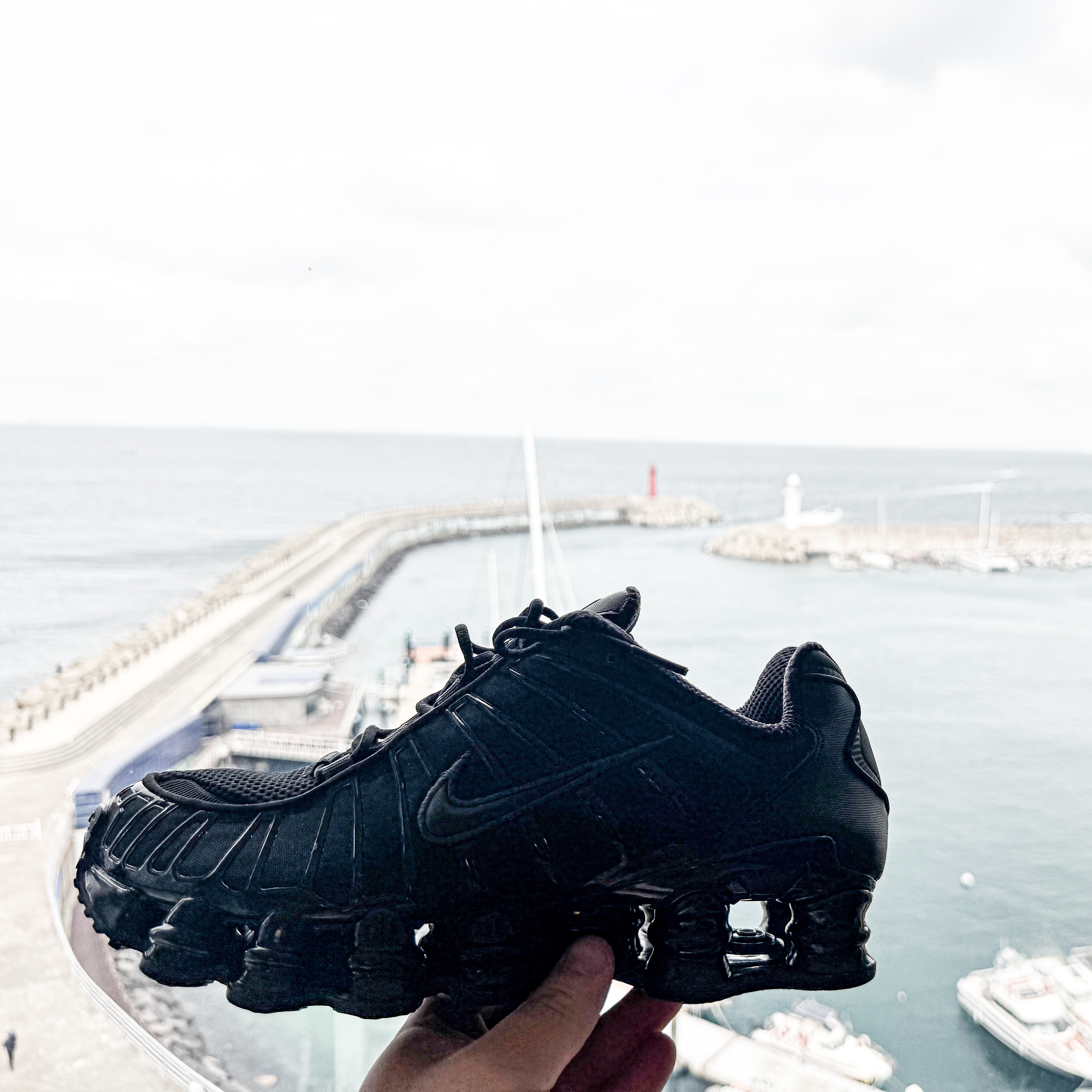 (W) Nike Shox TL Black and Max Orange 착용 스타일