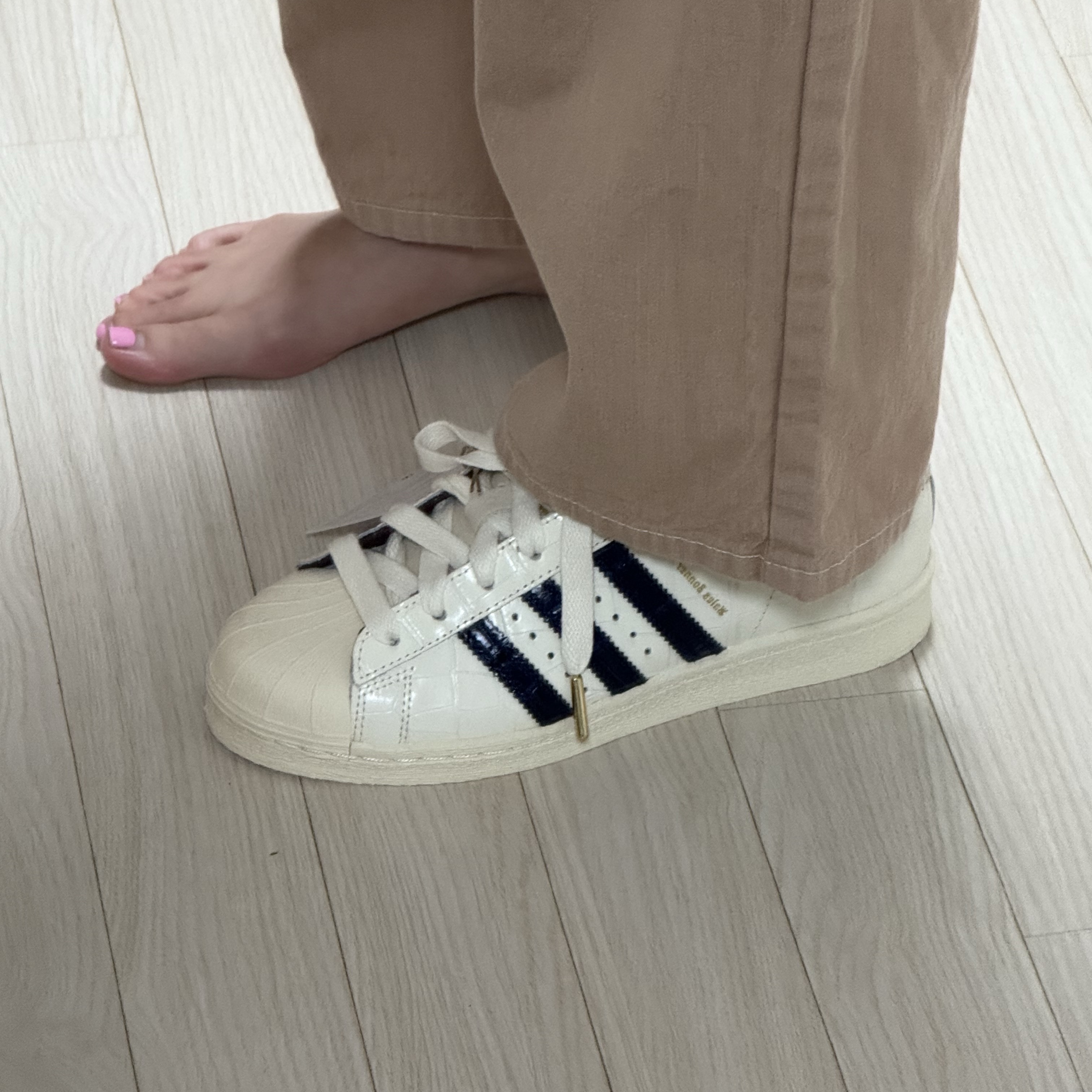 Adidas x Wales Bonner Superstar Wonder White Collegiate Navy 착용 스타일