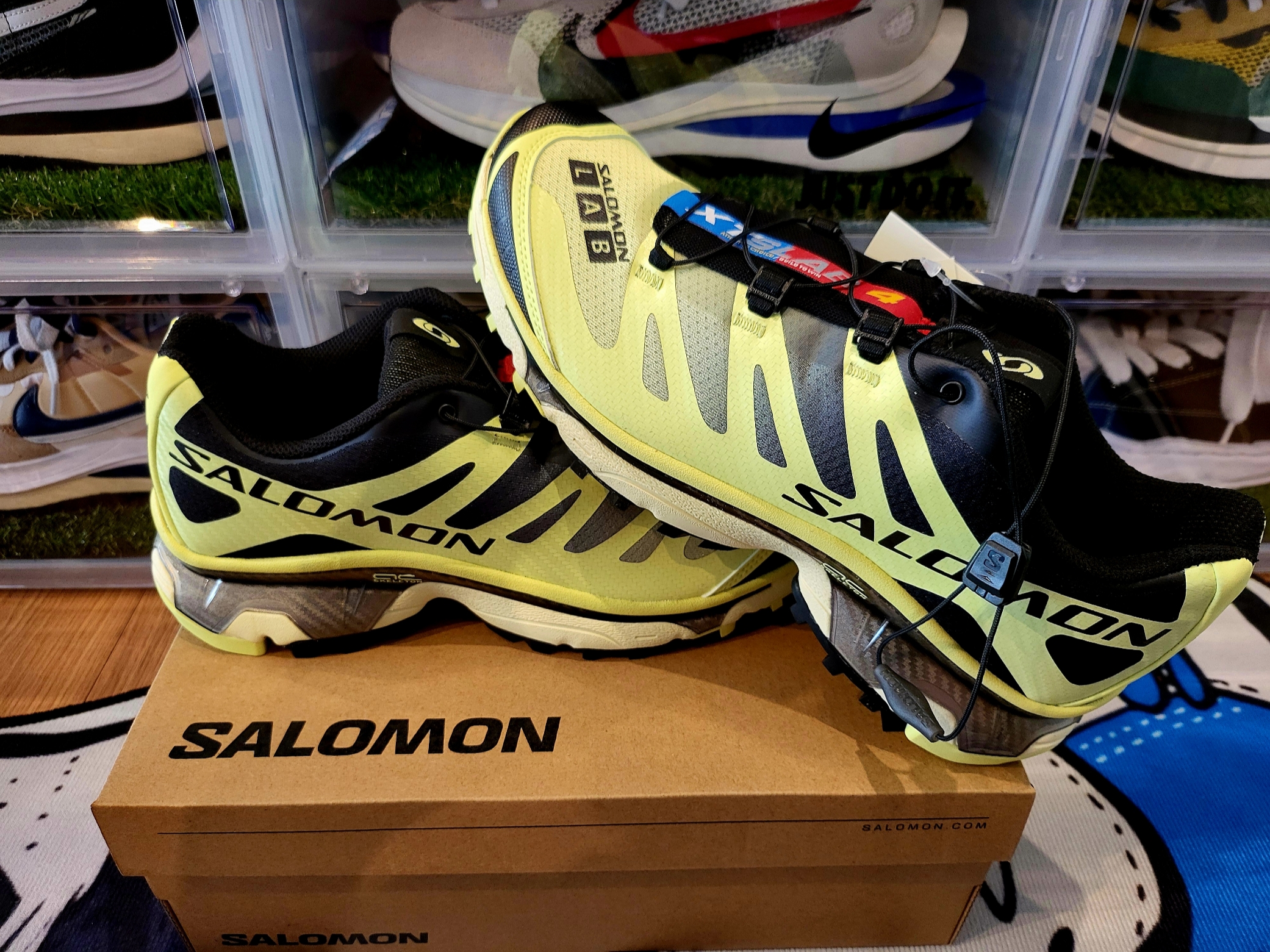 Salomon XT-4 Sunny Lime Black 착용 스타일 - 1