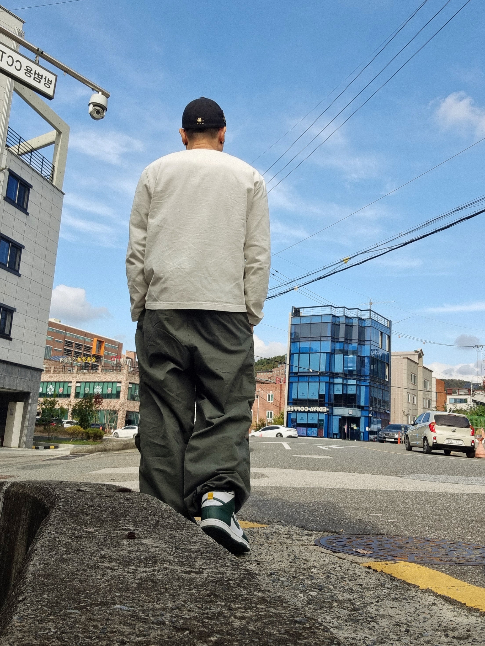 Nike Dunk High Retro Noble Green 착용 스타일 - 3