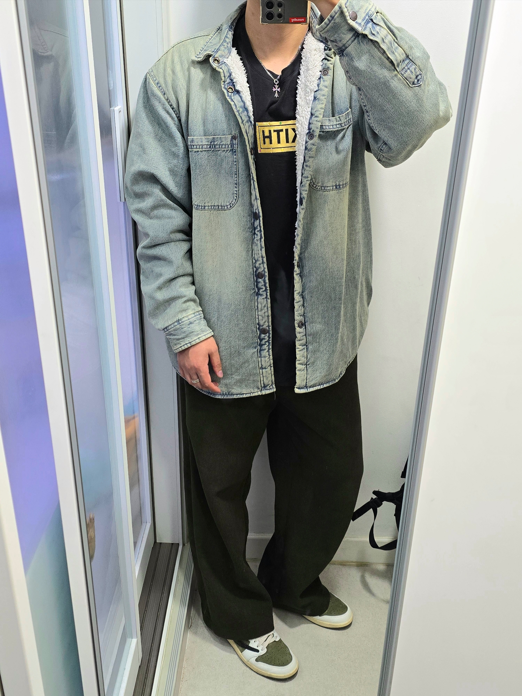 Jordan 1 x Travis Scott Retro Low OG SP Reverse Olive, Supreme Faux Shearling Lined Work Shirt Washed Indigo Denim - 24FW 착용 스타일