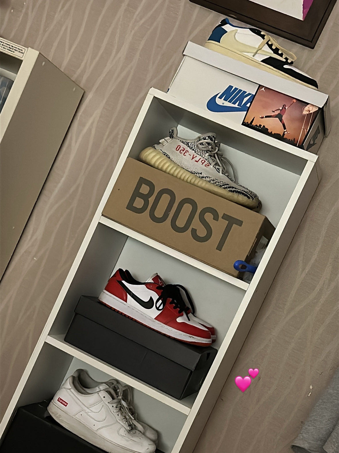 Jordan 1 x Travis Scott x Fragment Retro Low OG SP Military Blue, Adidas Yeezy Boost 350 V2 Zebra 2022/2023 착용 스타일
