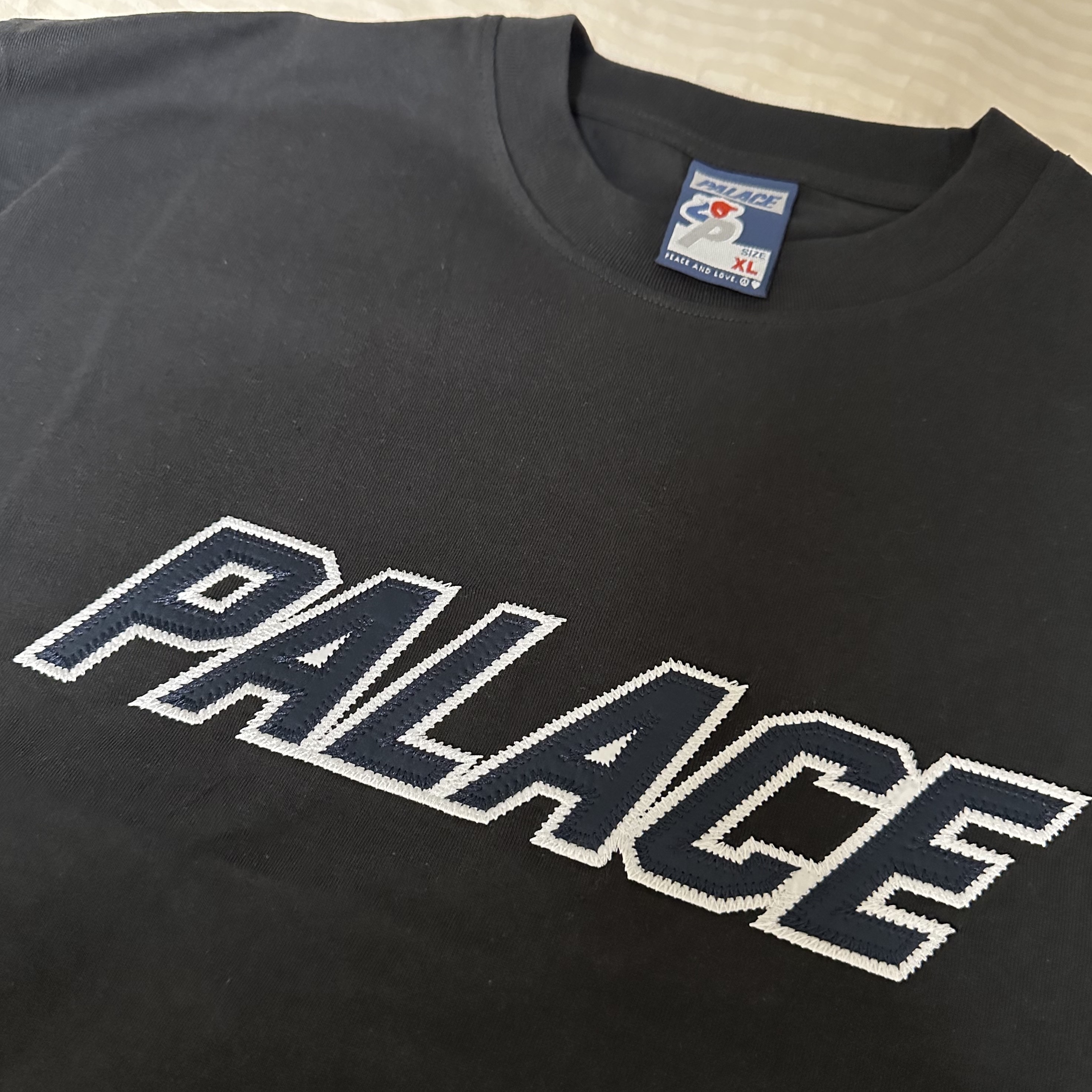 Palace Athletic Logo T-Shirt Black - 24FW 착용 스타일